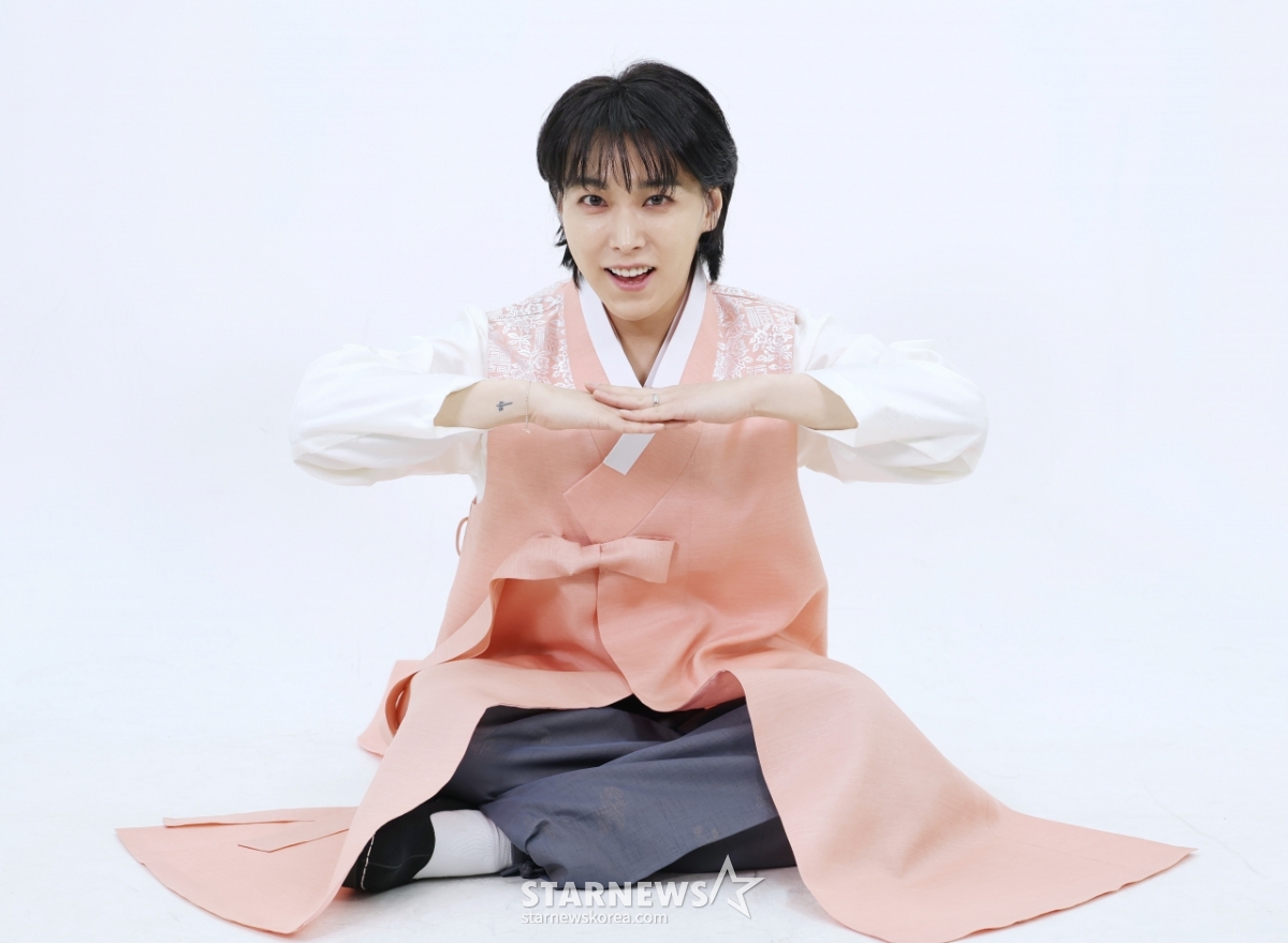 성민 '2026년 말띠해 복 많이 받으세요'[★포토]