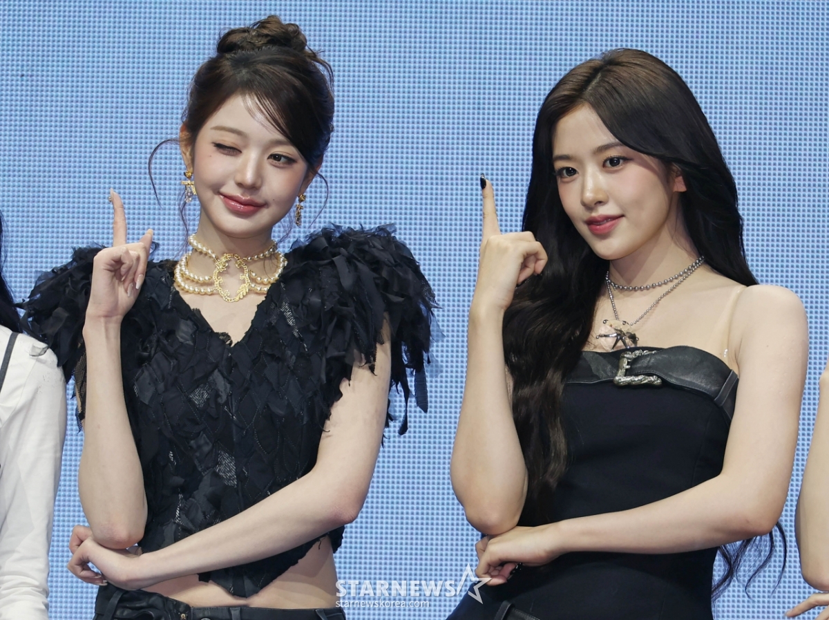 장원영-안유진 '아이브가 1등!'[★포토]