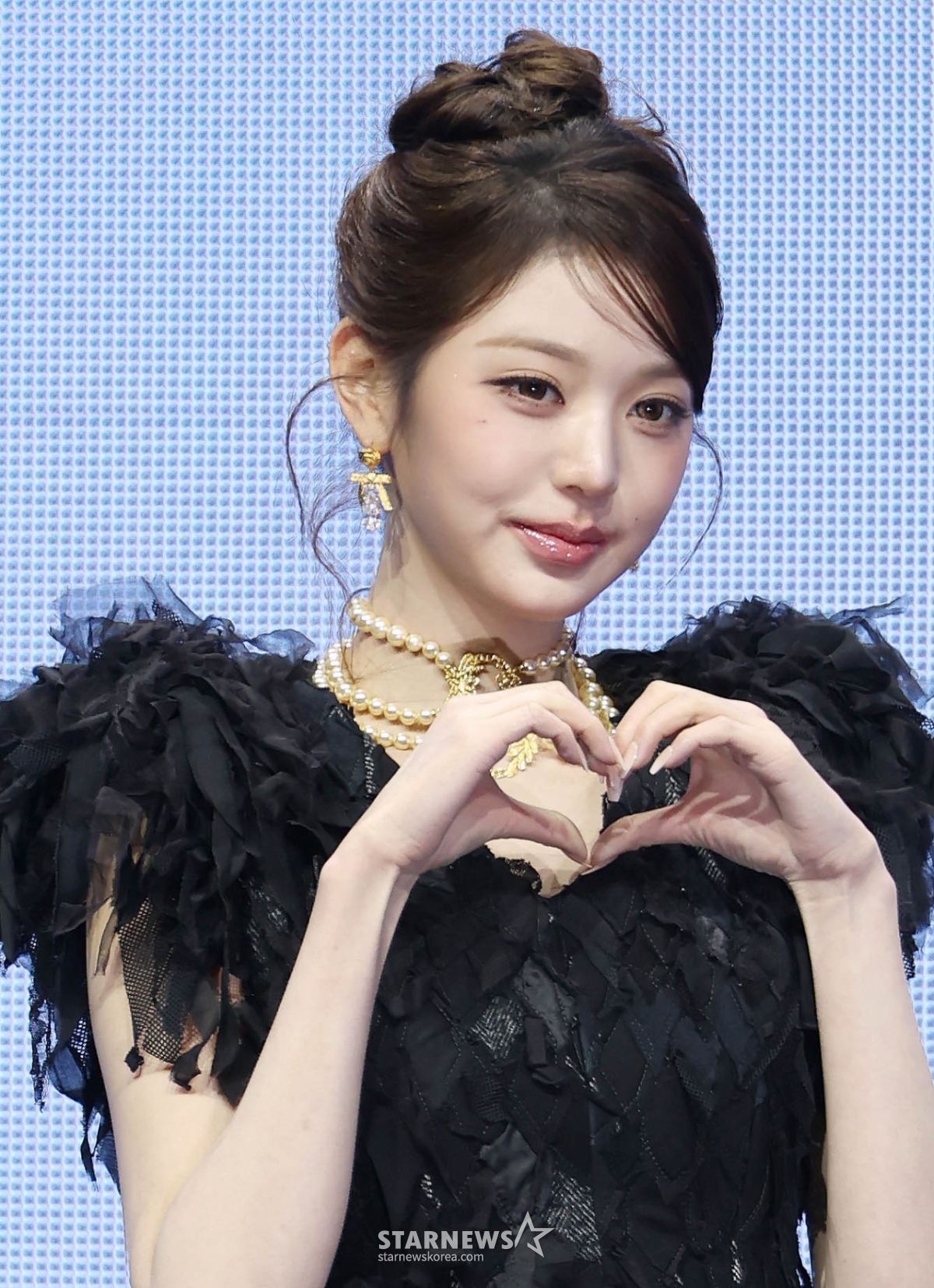 아이브 장원영 '우아한 손하트'[★포토]