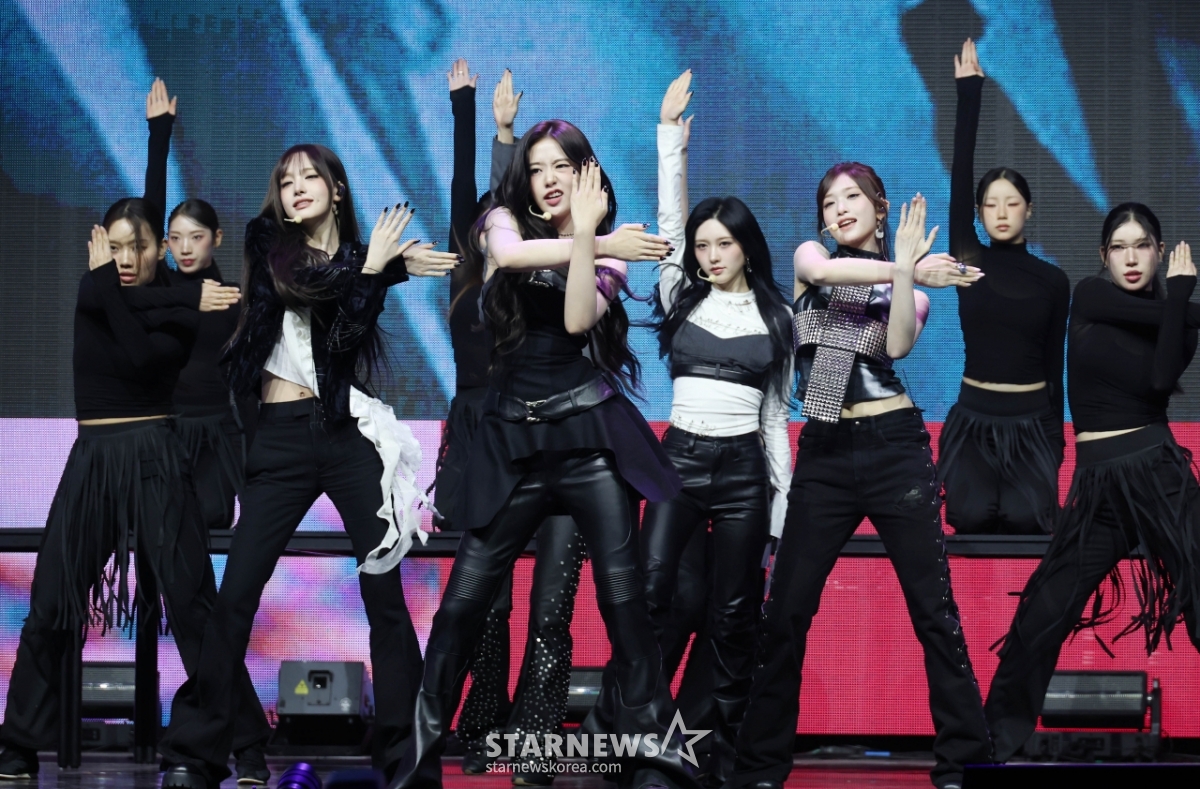 아이브 '파워풀한 퍼포먼스'[★포토]