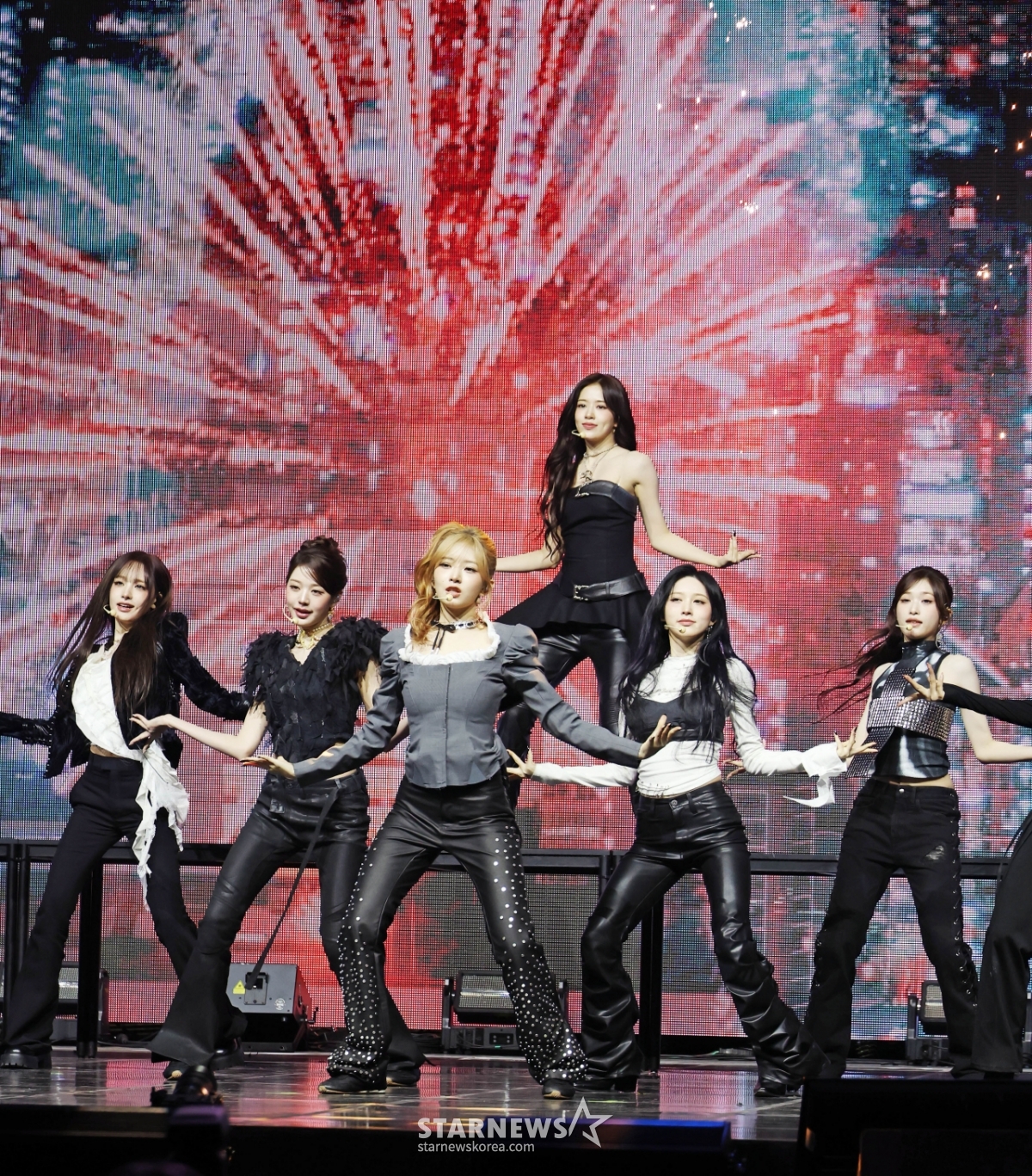 아이브 '화려한 컴백 무대'[★포토]