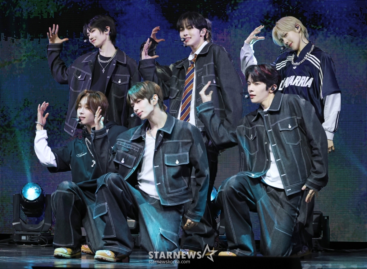 튜넥스 '완벽한 군무'[★포토]