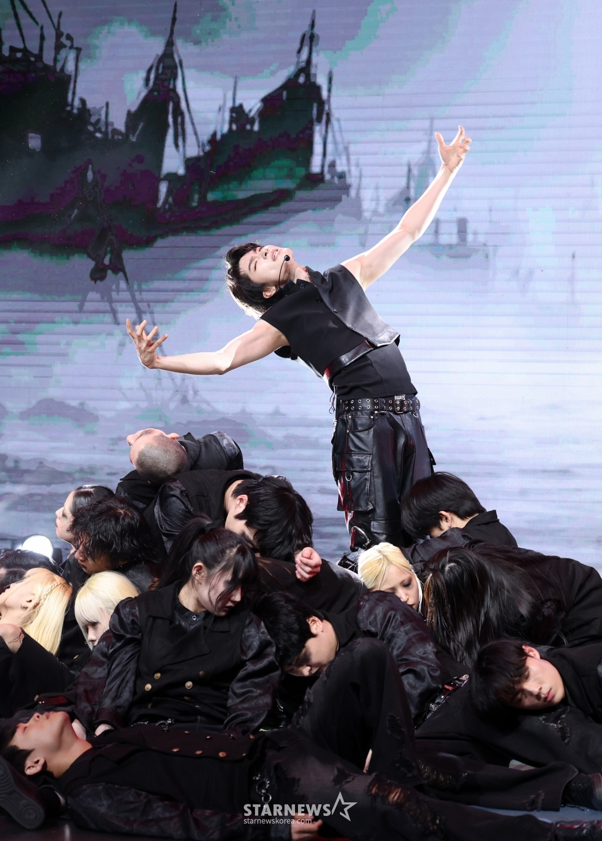 지석, 온몸으로 음악을 표현해[★포토]