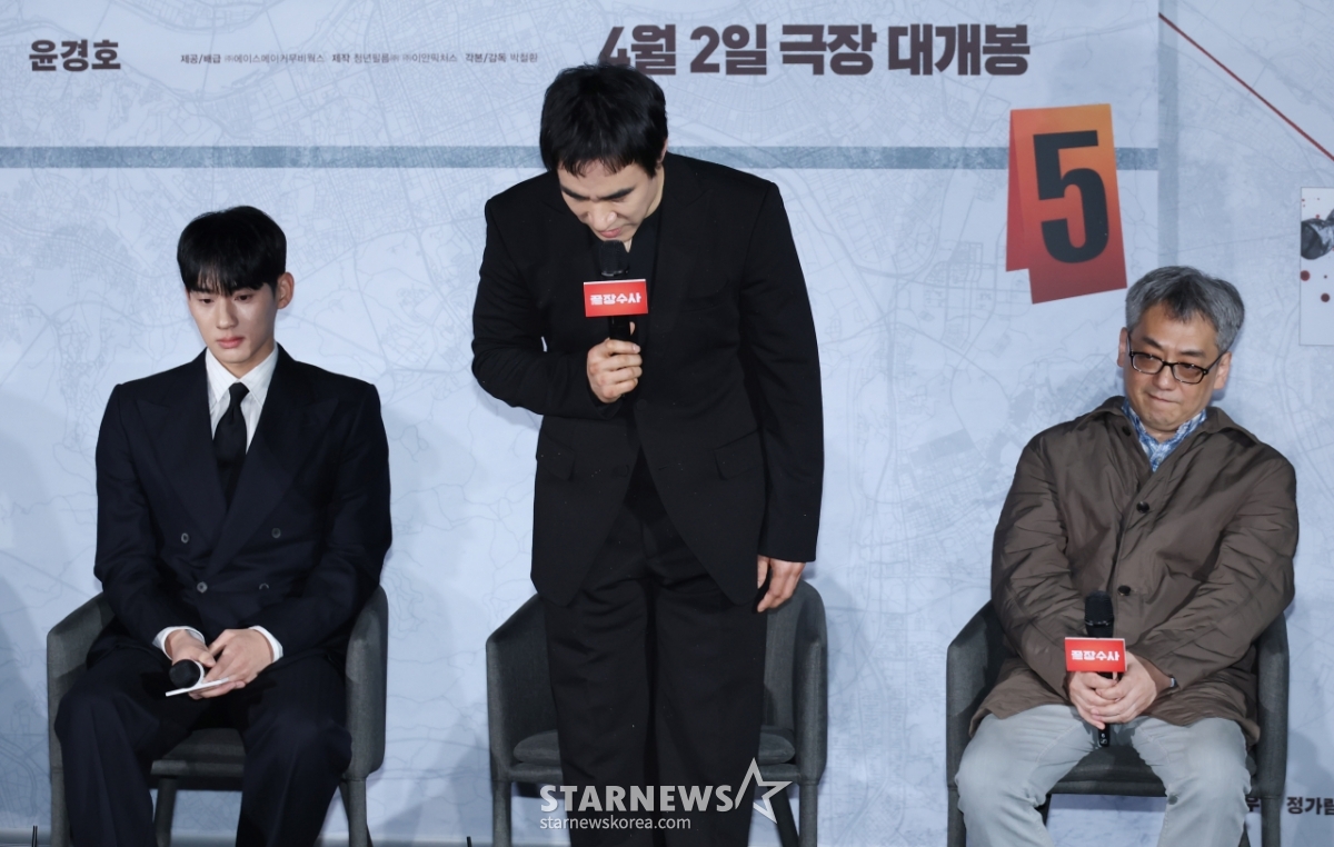 고개 숙인 배성우[★포토]