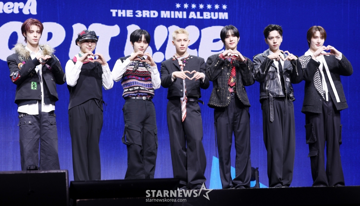 누에라, 8개월만의 컴백 쇼케이스[★포토]