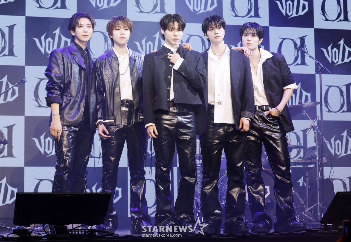 보이드, 꽃미남 밴드 데뷔[★포토]