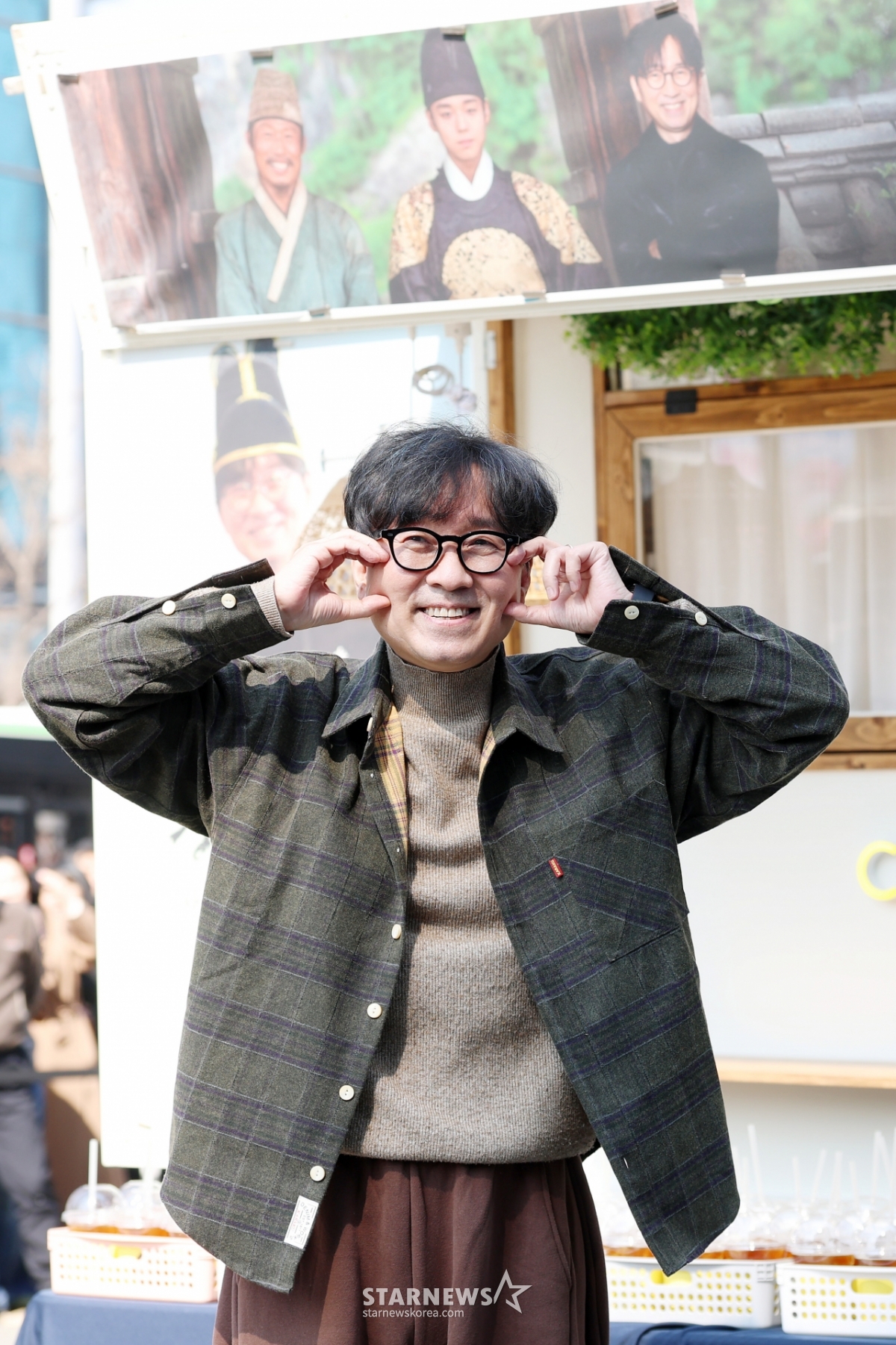 장항준 감독, 관객들에게 보내는 감사 하트[★포토]