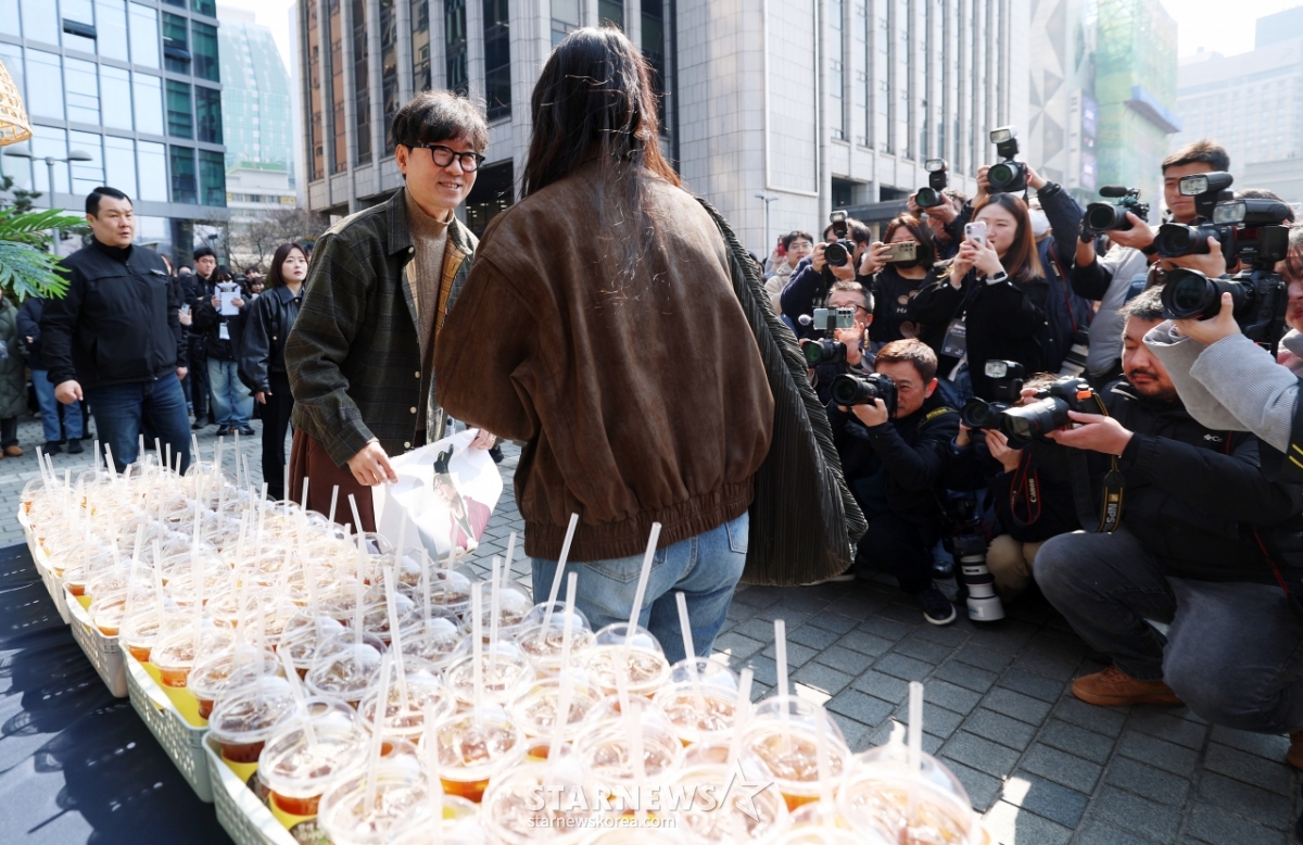 장항준 감독 커피 이벤트에 쏠린 관심[★포토]