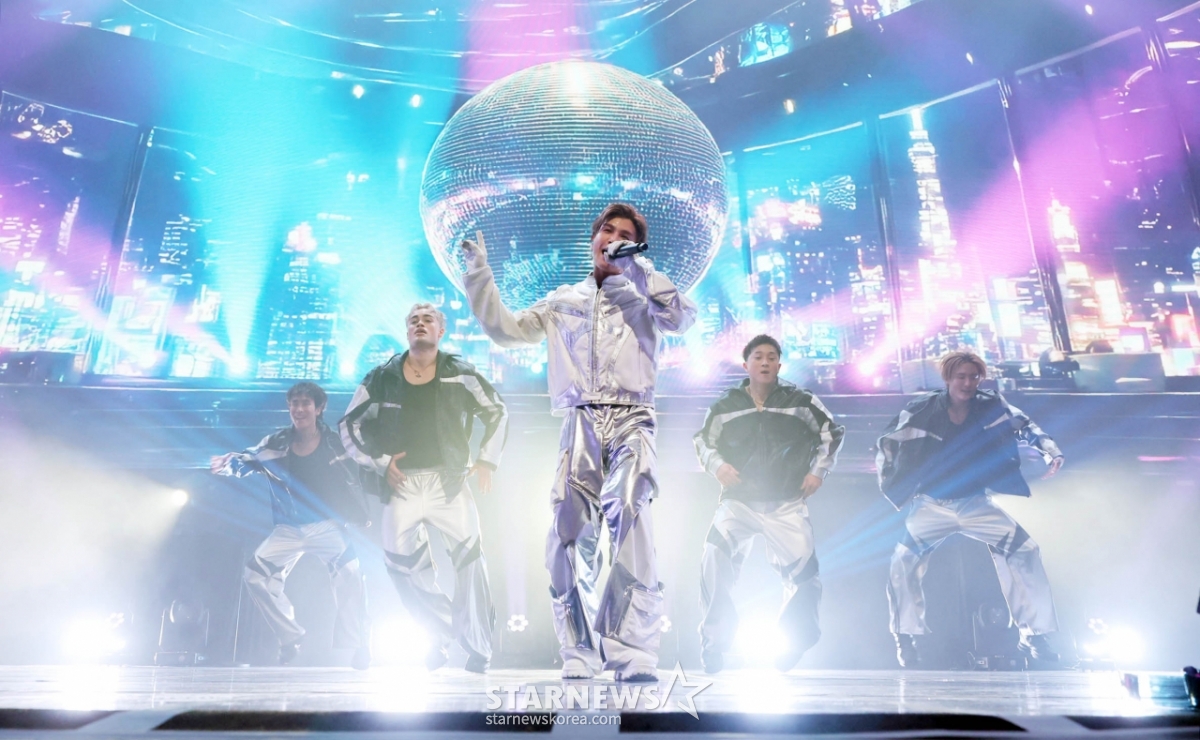 이와타 타카노리 '화려한 무대'[★포토]