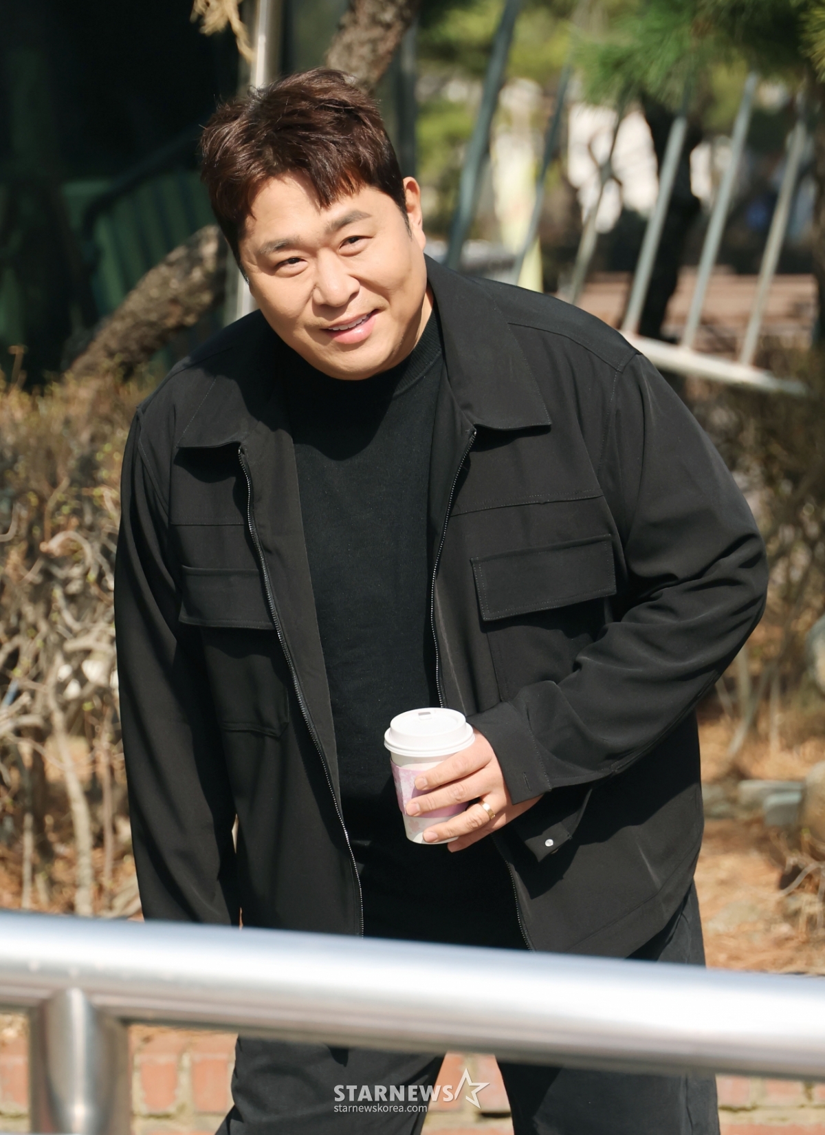 문세윤 '신나는 불명 출근길'[★포토]