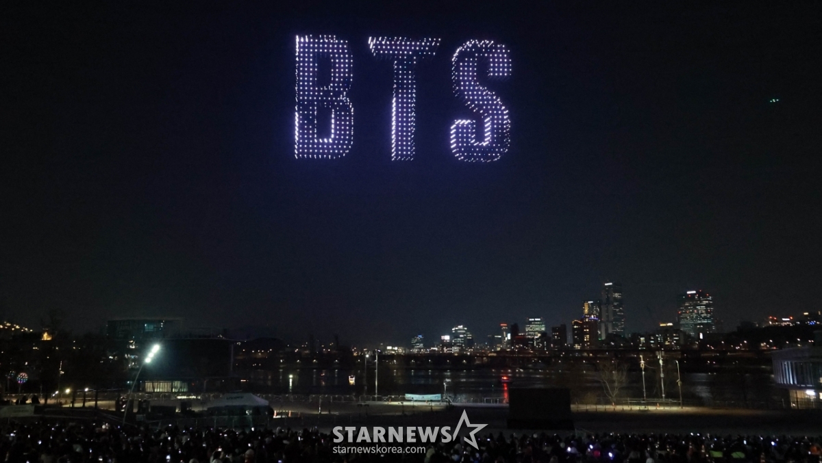 서울 하늘에 뜬 BTS[★포토]