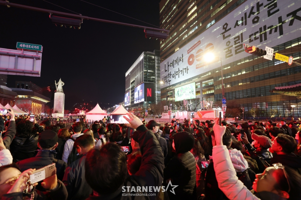 3년만의 완전체 BTS 공연에 몰린 인파[★포토]