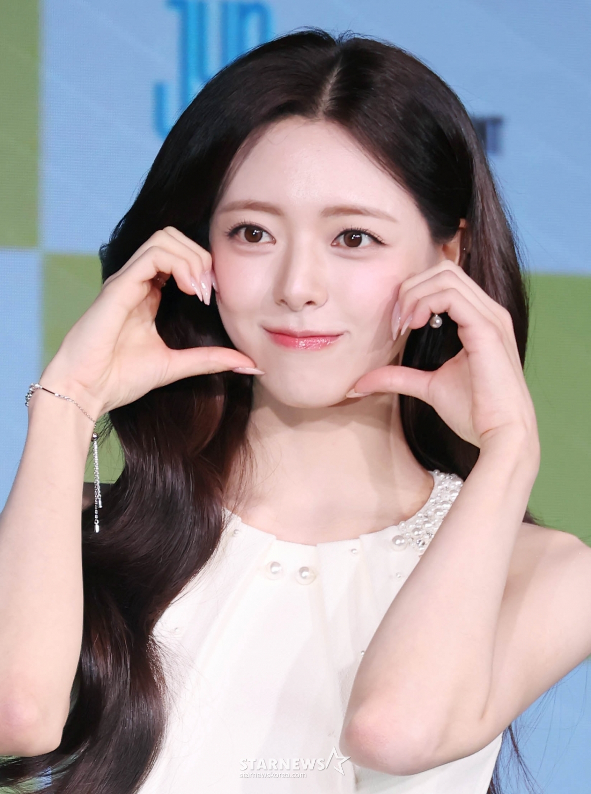 유나 '사랑스런 볼하트'[★포토]