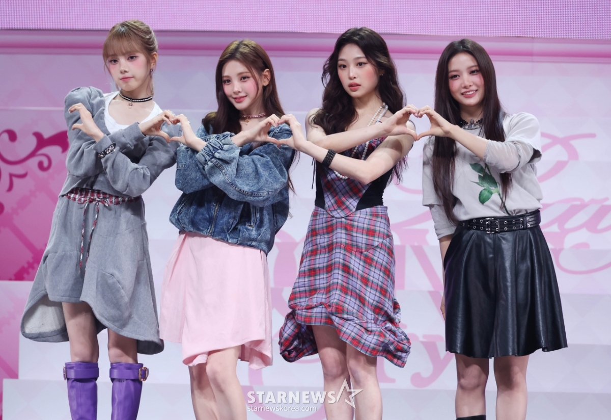 베이비돈크라이 '사랑스런 손하트'[★포토]