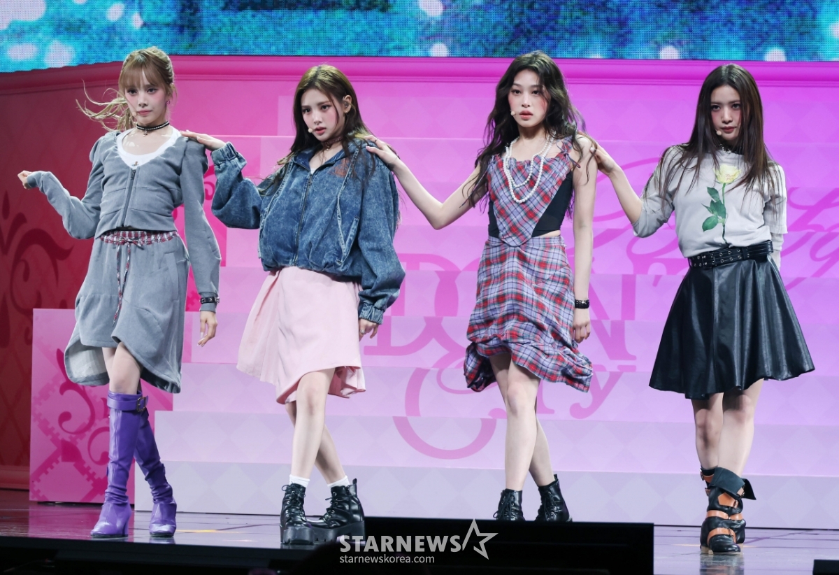 베이비돈크라이 '카리스마 넘치는 컴백 무대'[★포토]