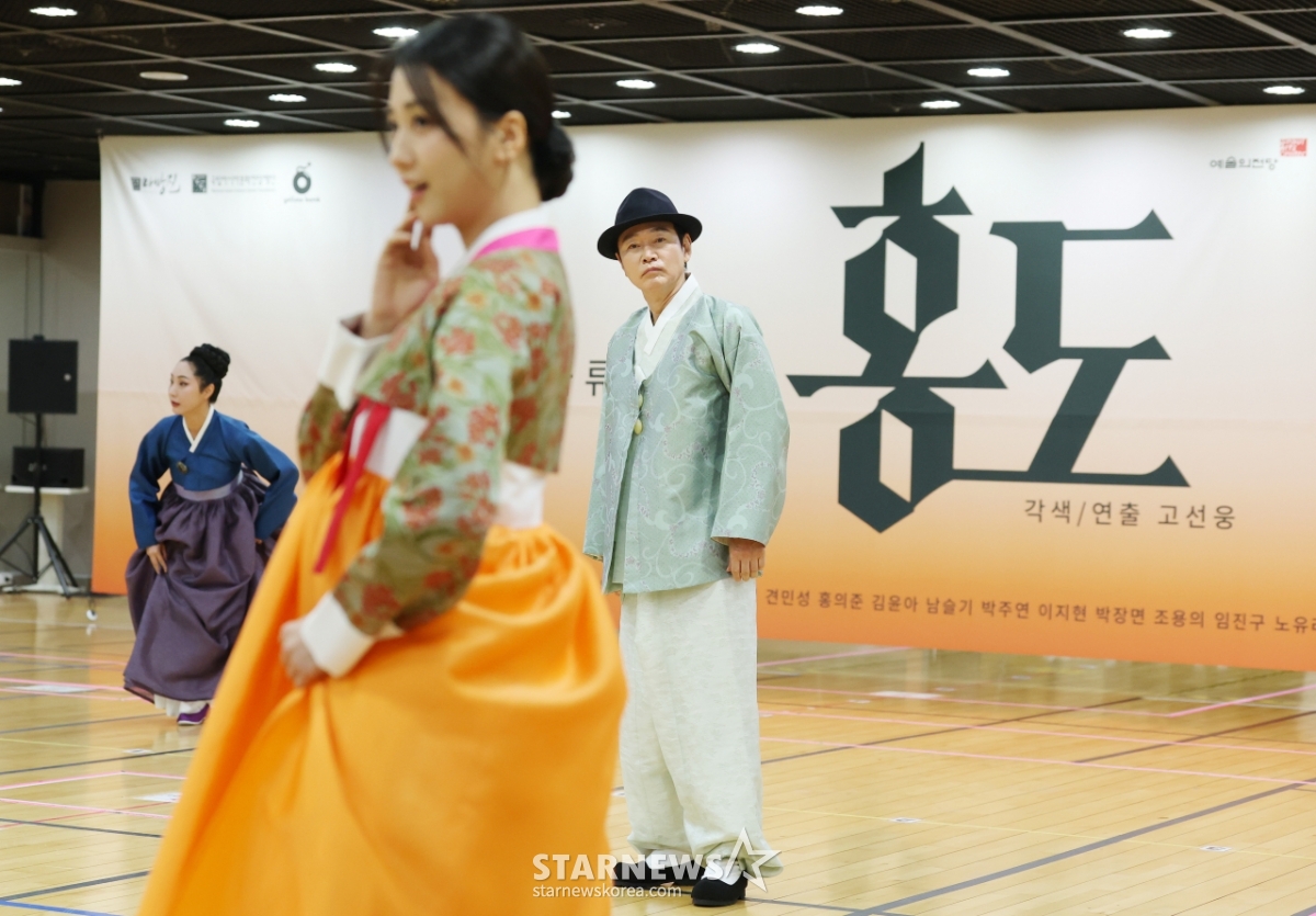 박하선-정보석, 연극 '홍도' 장면 시연[★포토]
