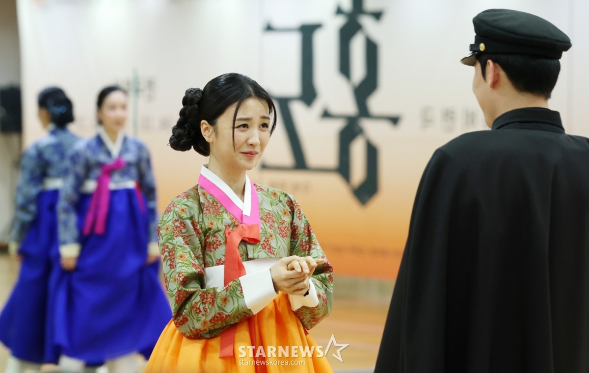 박하선, 가락지 받고 행복한 홍도[★포토]