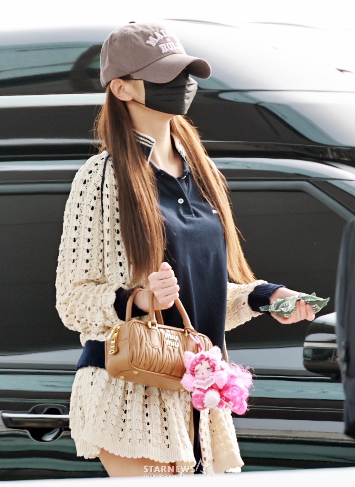 아이브 장원영 '핫팩 손에 꼭'[★포토]