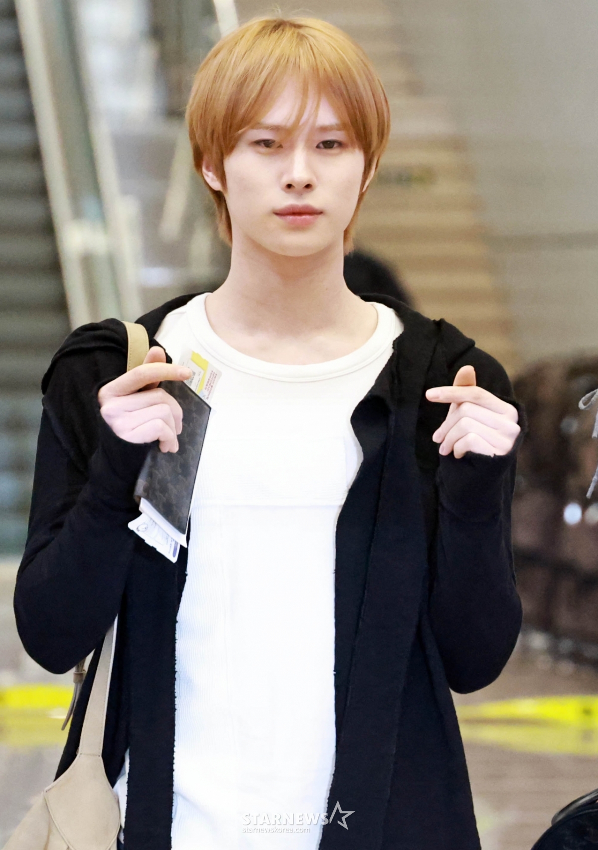 투어스 경민 '양손하트'[★포토]