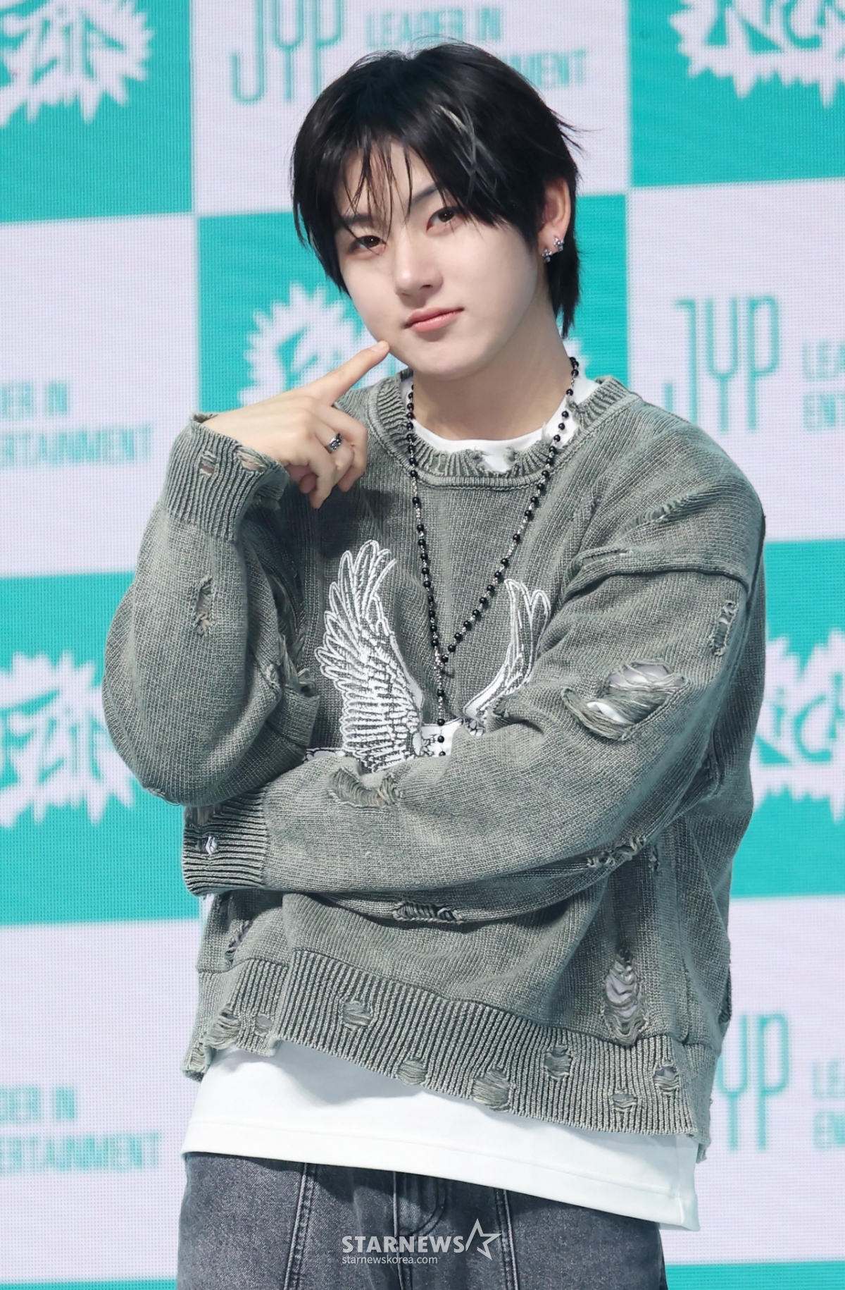 킥플립 계훈 '깜찍 볼콕'[★포토]