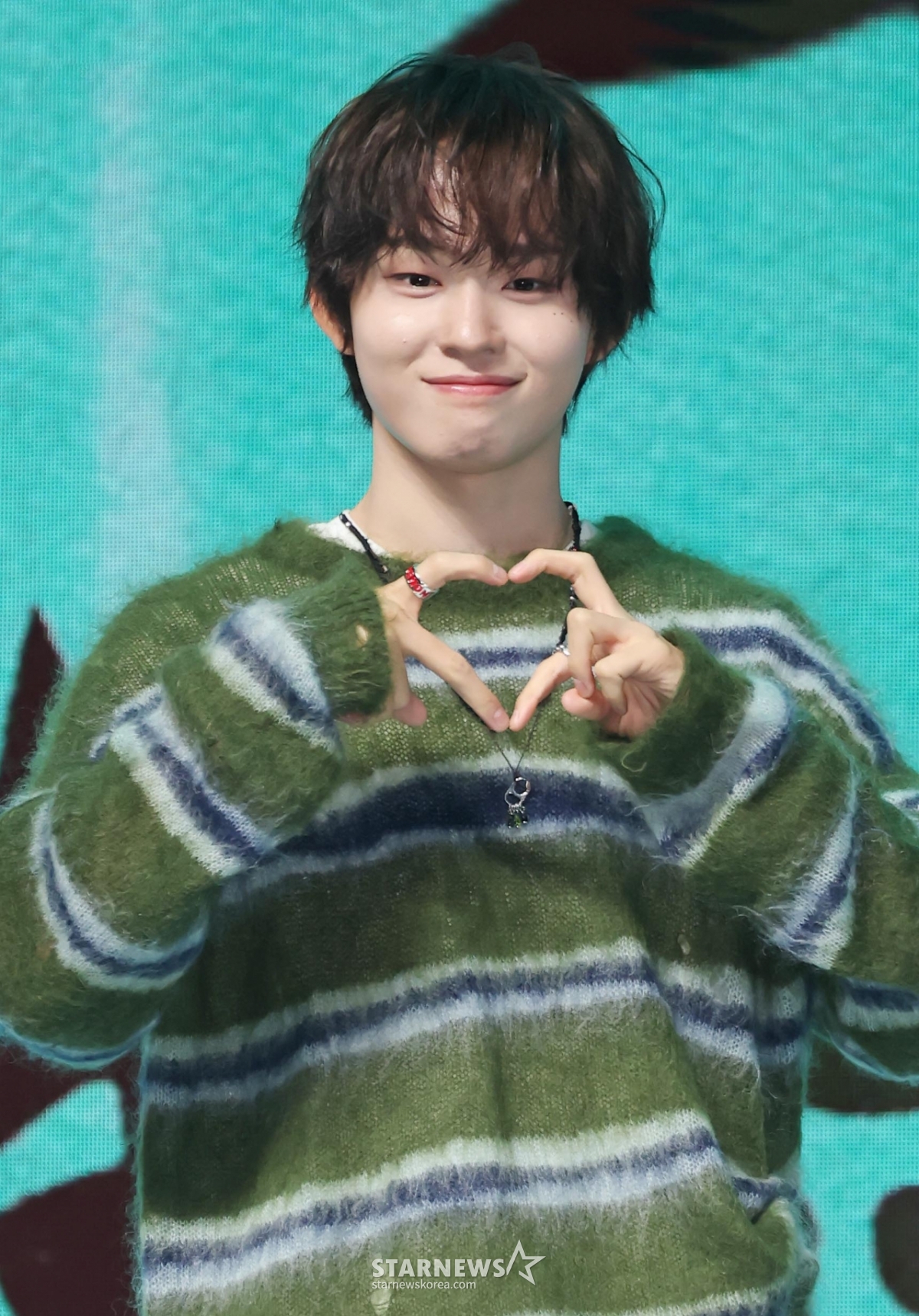 킥플립 케이주 '사랑스런 손하트'[★포토]