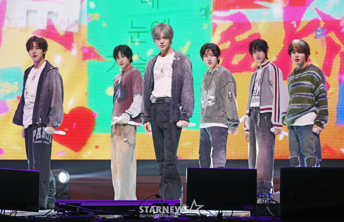 킥플립 '완벽한 컴백'[★포토]