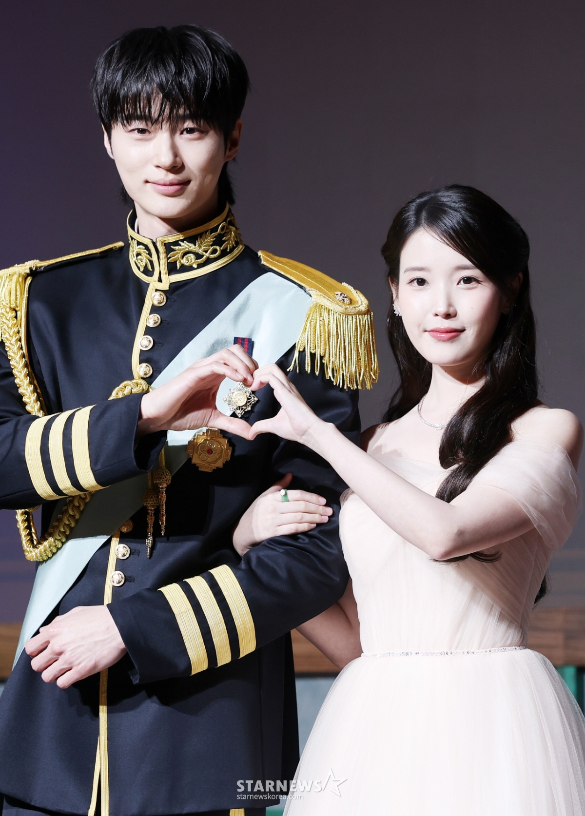 변우석-아이유, 현실로 나온 대군부부[★포토]