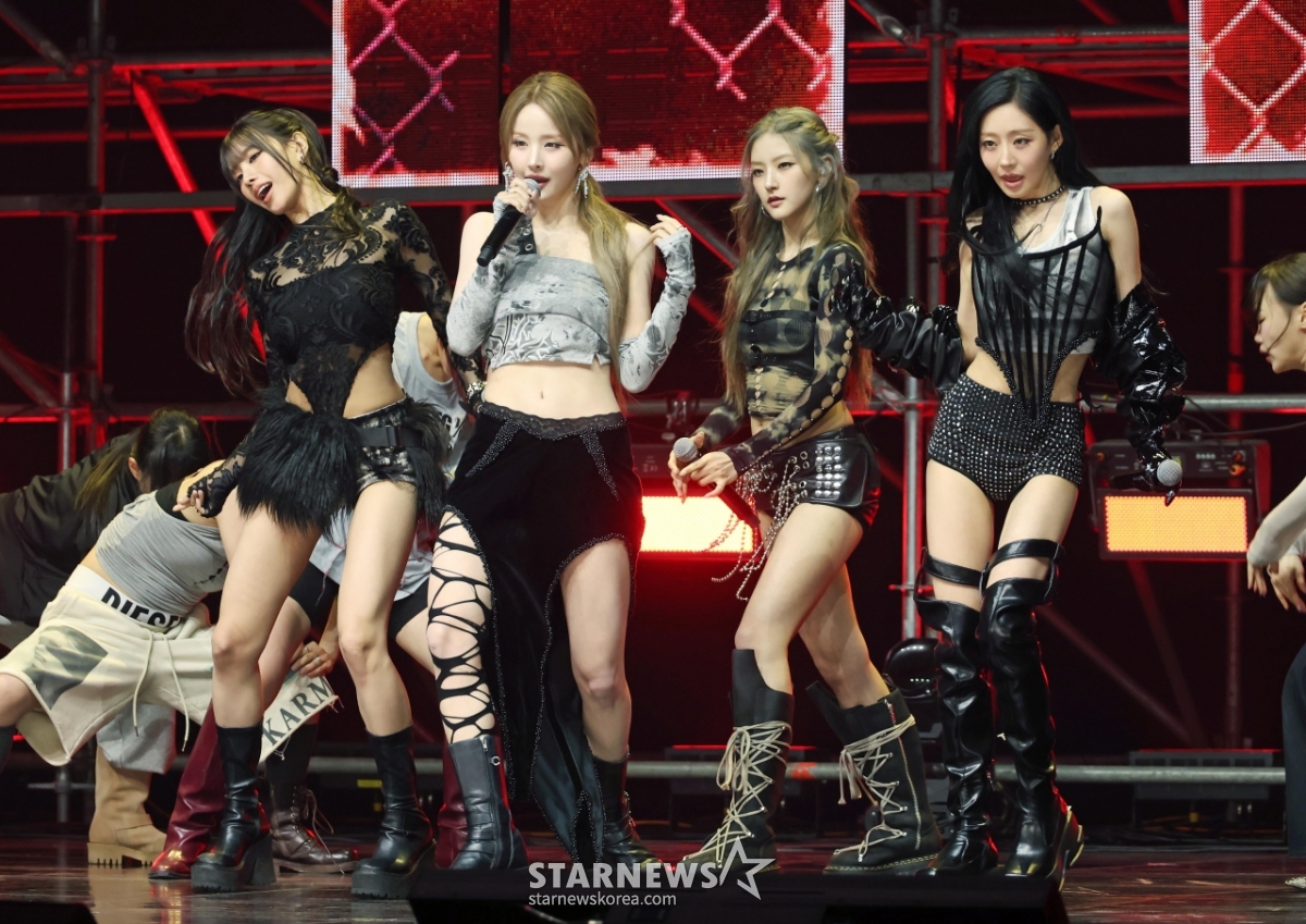 키스오브라이프 '압도적인 컴백 무대'[★포토]