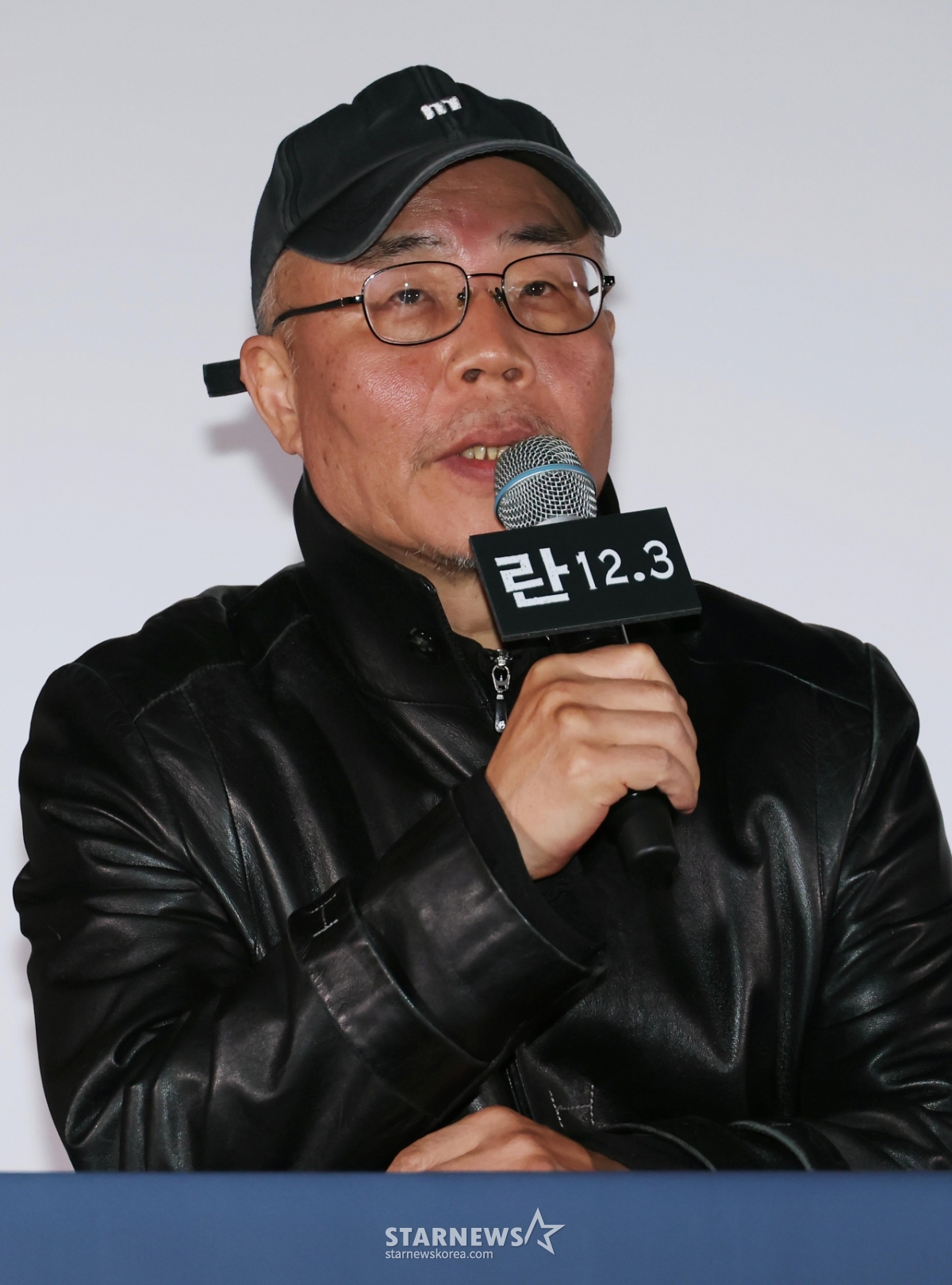 답변하는 '란 12.3' 이명세 감독[★포토]