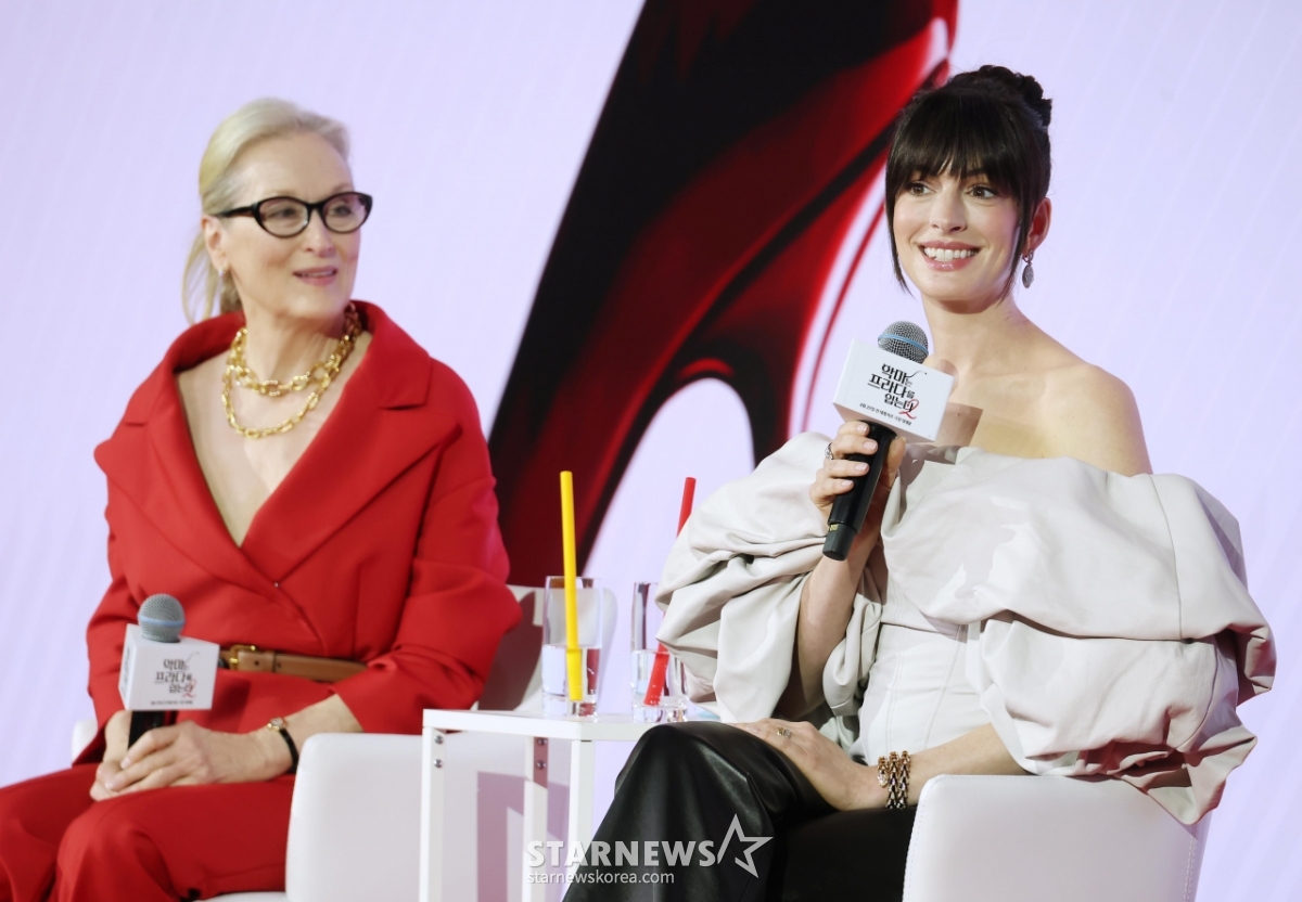 앤해서웨이-메릴스트립 '악마는 프라다2, 기대하세요'[★포토]