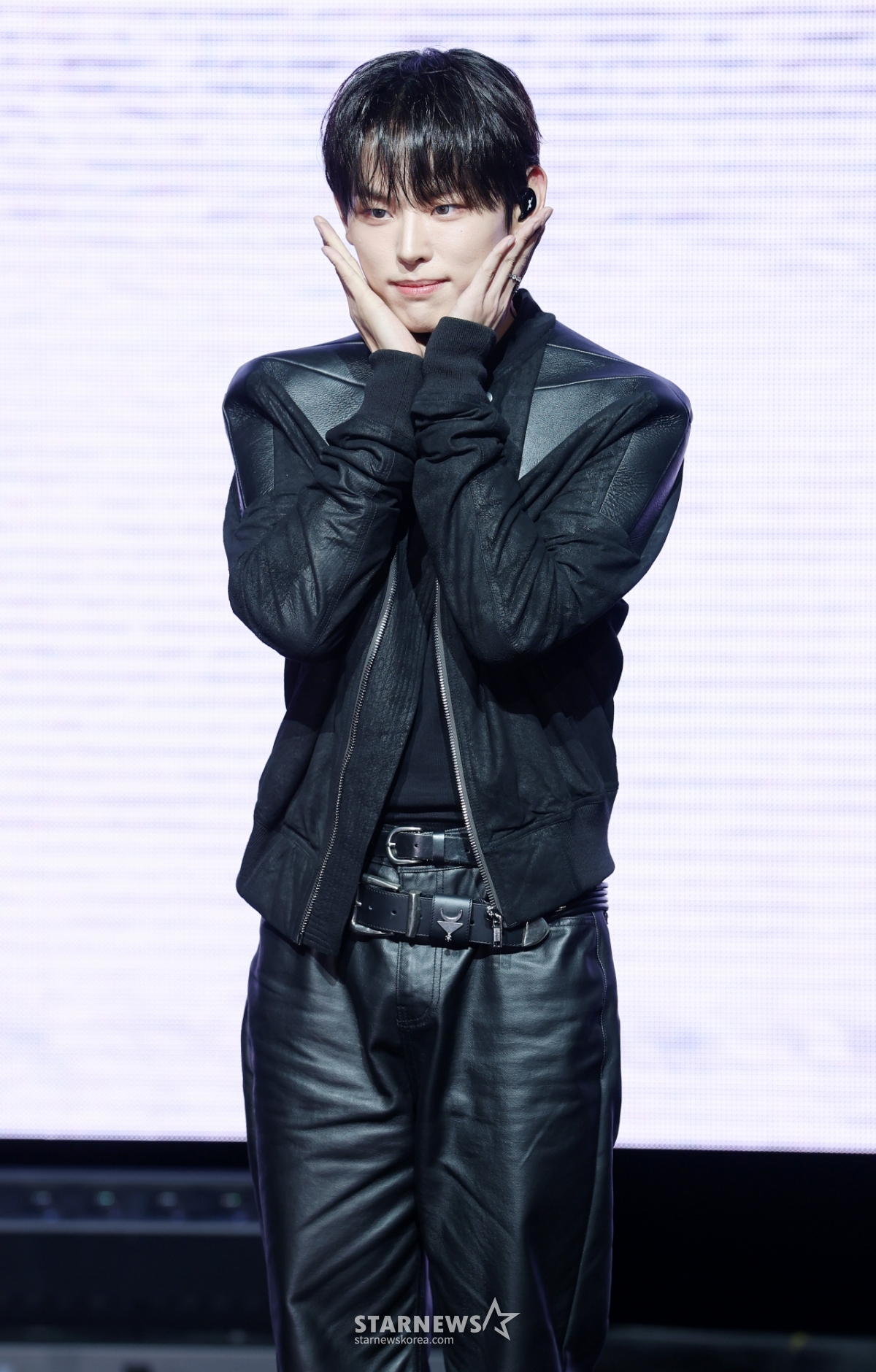 키빗업 태환, 귀엽게 꽃받침[★포토]