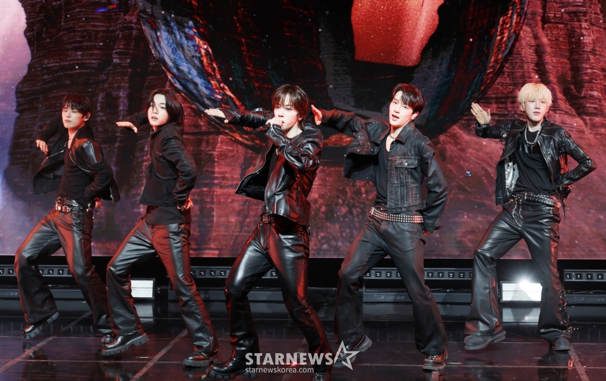 키빗업, 강렬한 타이틀 곡[★포토]