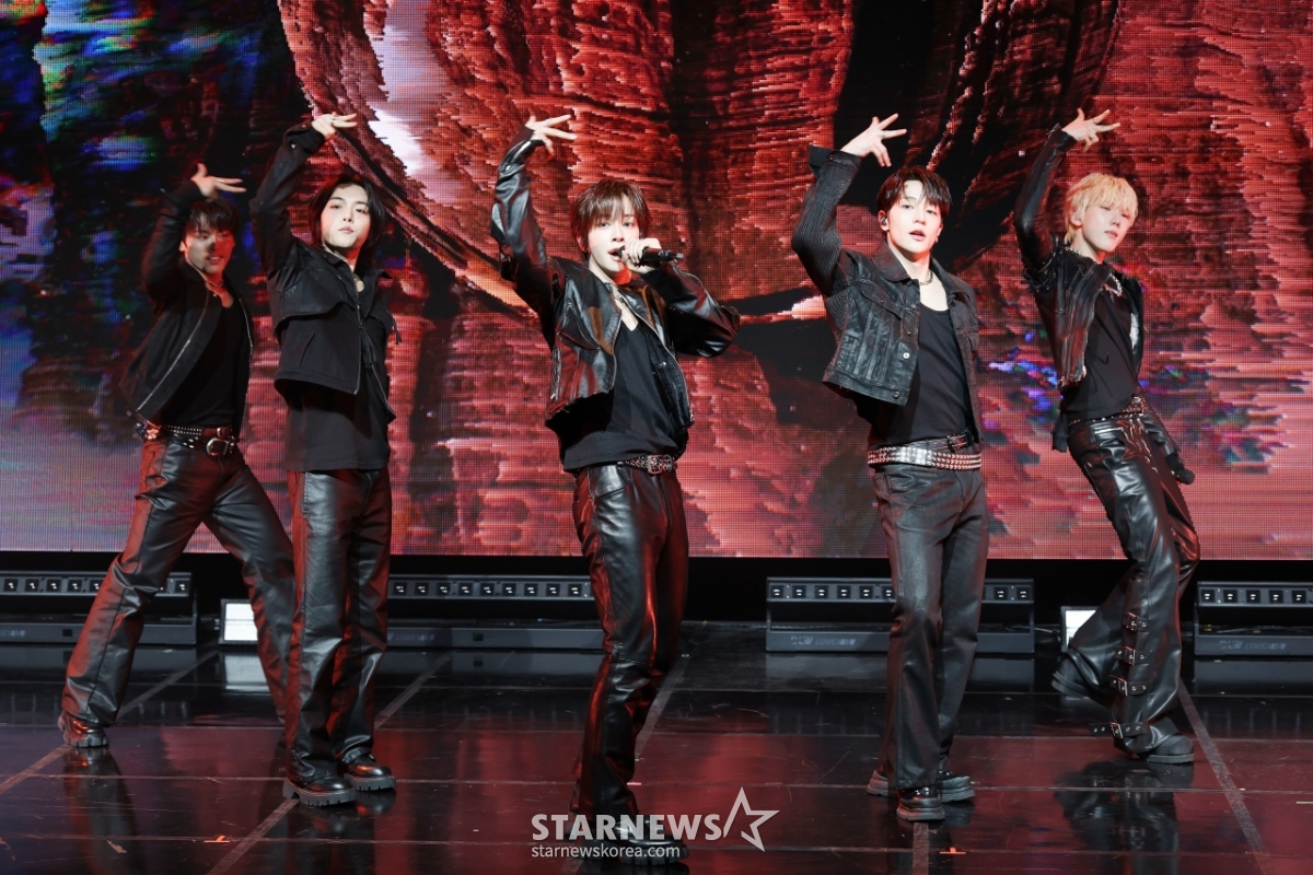 키빗업, 손끝까지 칼 안무[★포토]