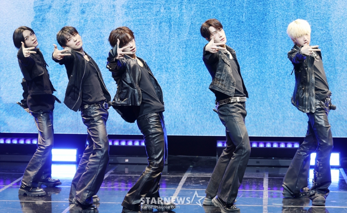 키빗업, 성공적 데뷔 무대[★포토]