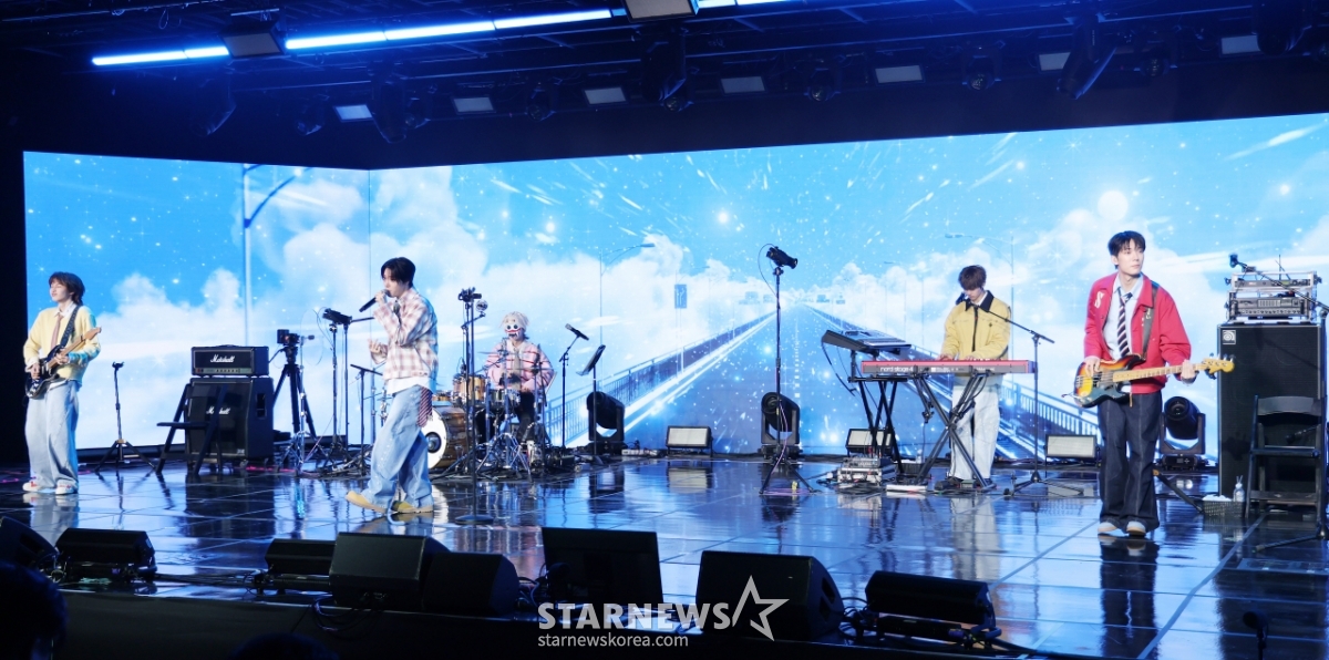 '스틸하트클럽' 출신 하츠웨이브, 데뷔[★포토]