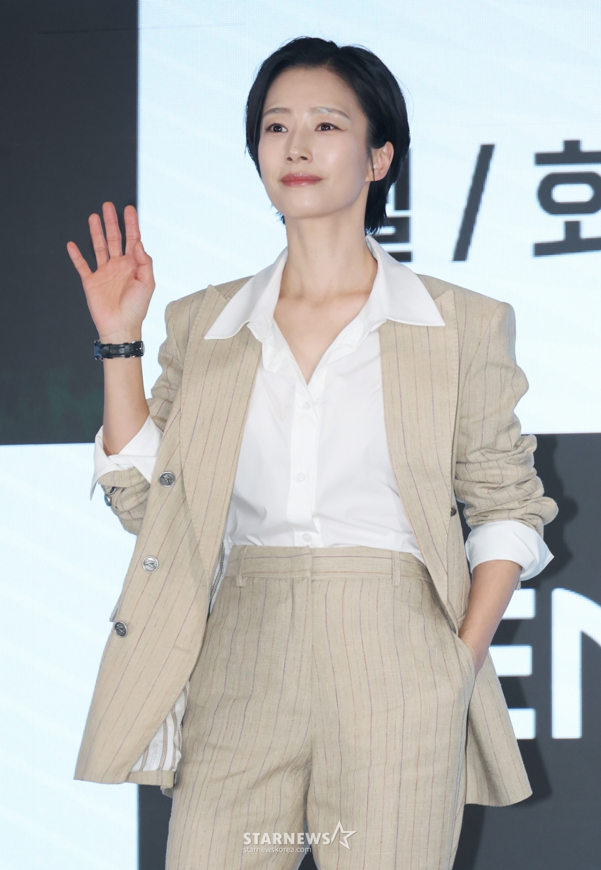 곽선영 '여유로운 손인사'[★포토]