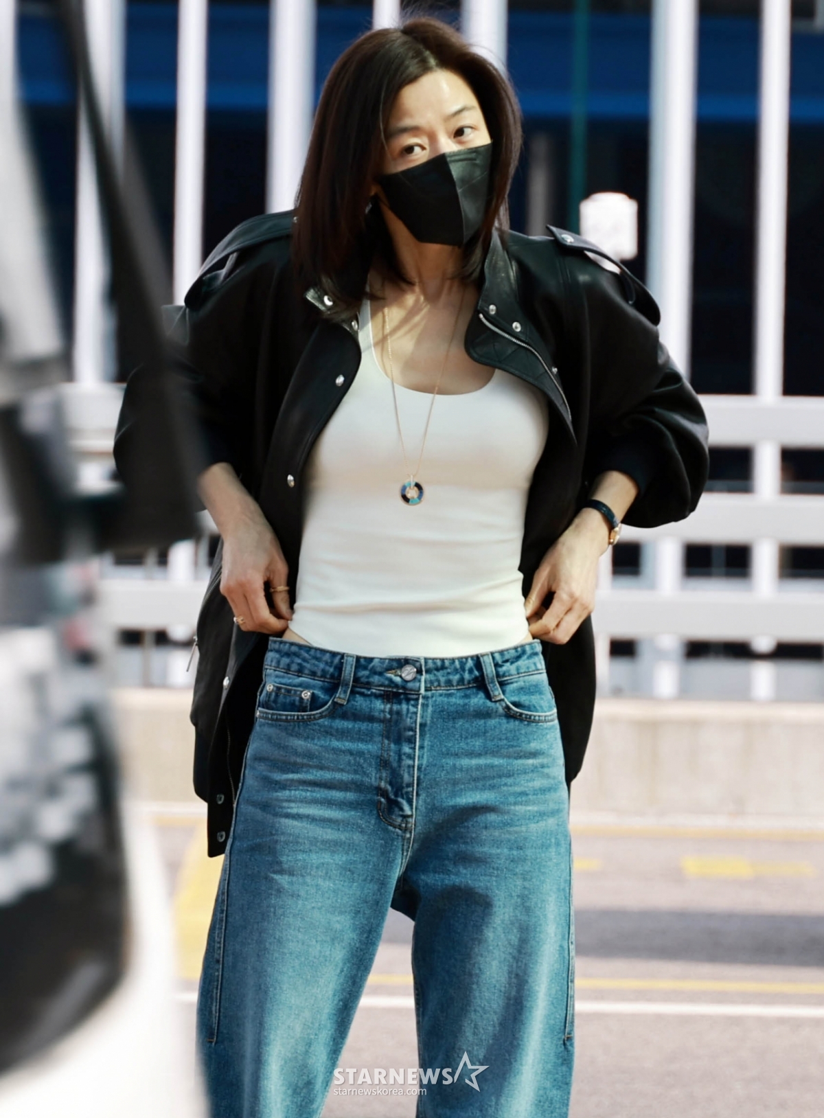 전지현 '터프한 포즈'[★포토]