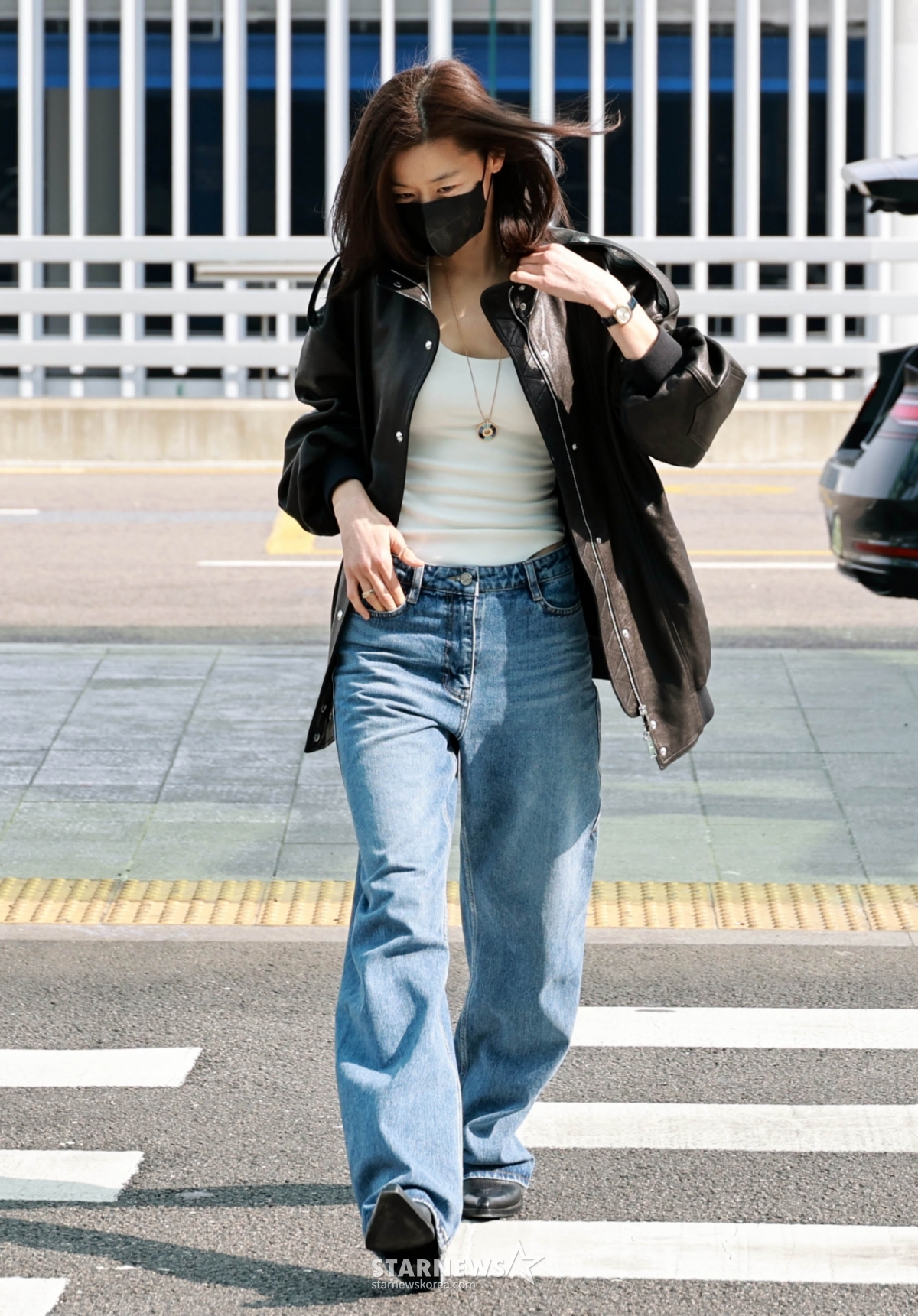 전지현 '화보같은 워킹'[★포토]