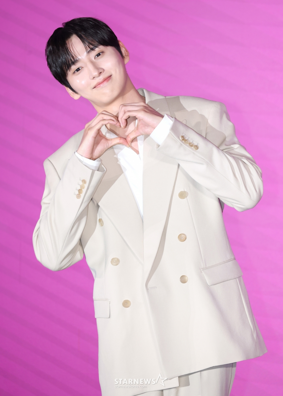 김동규 '사랑스런 손하트'[★포토]