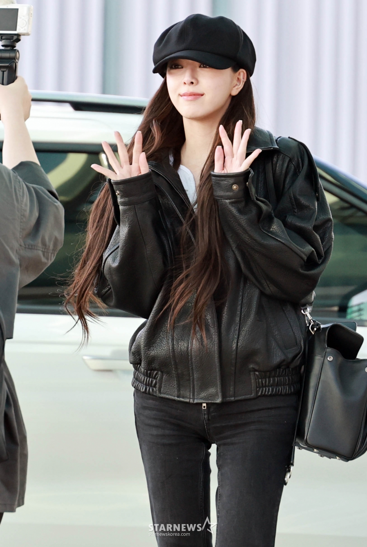 있지 유나 '카메라에 인사'[★포토]