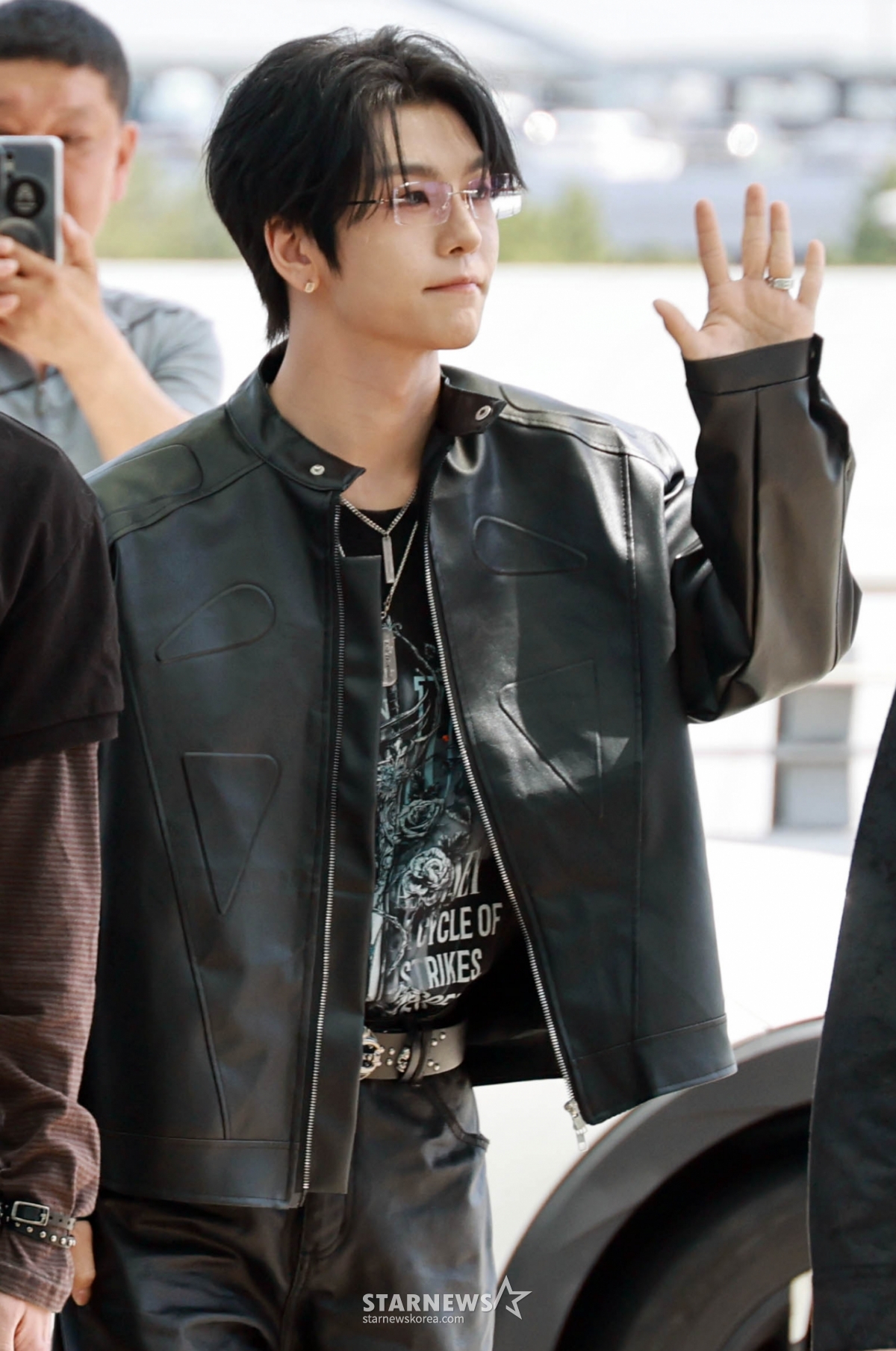 알파드라이브원 씬롱 '우리팬들 안녕!' [★포토]