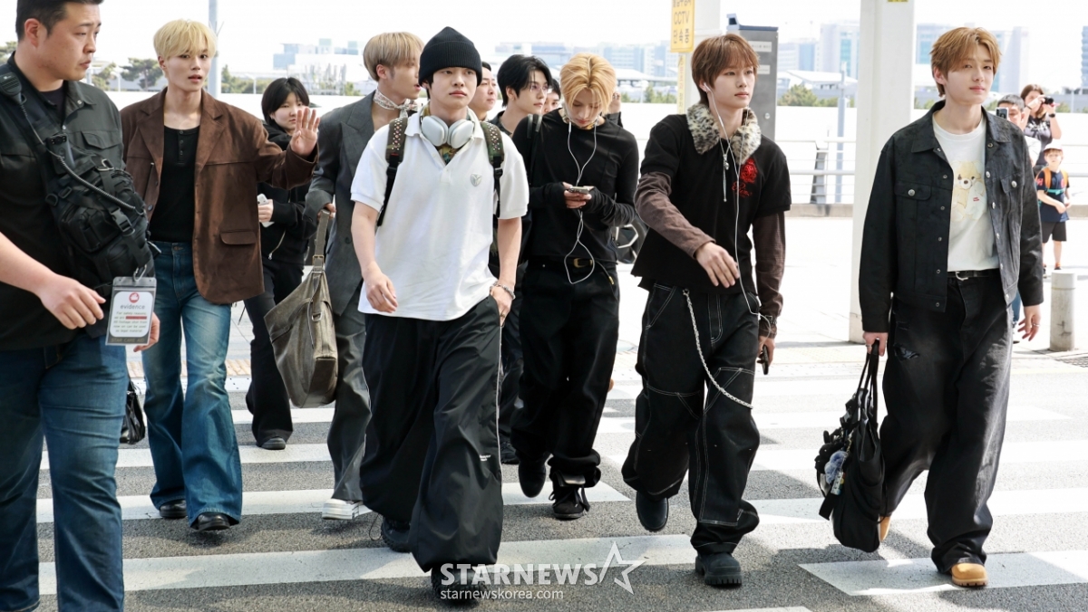 알파드라이브원 '화보같은 출국'[★포토]
