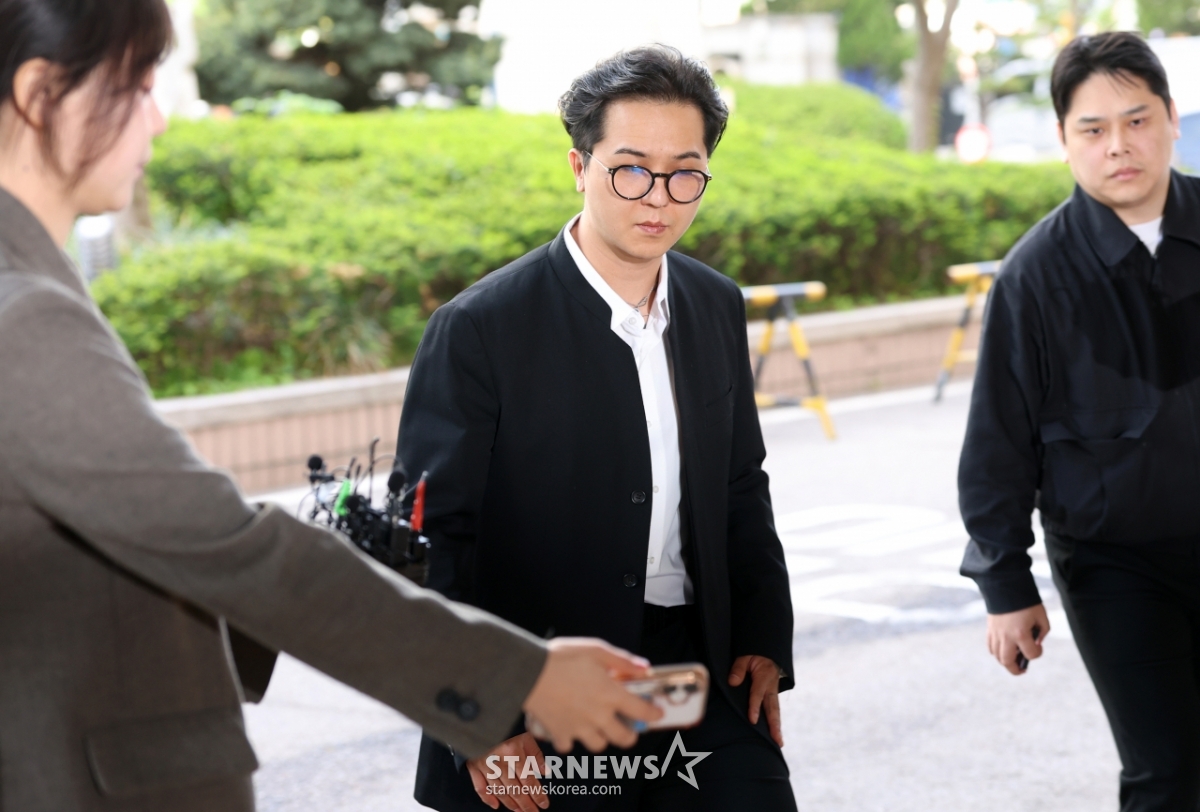 '병역비리' 송민호, 첫 공판 기일 출석[★포토]
