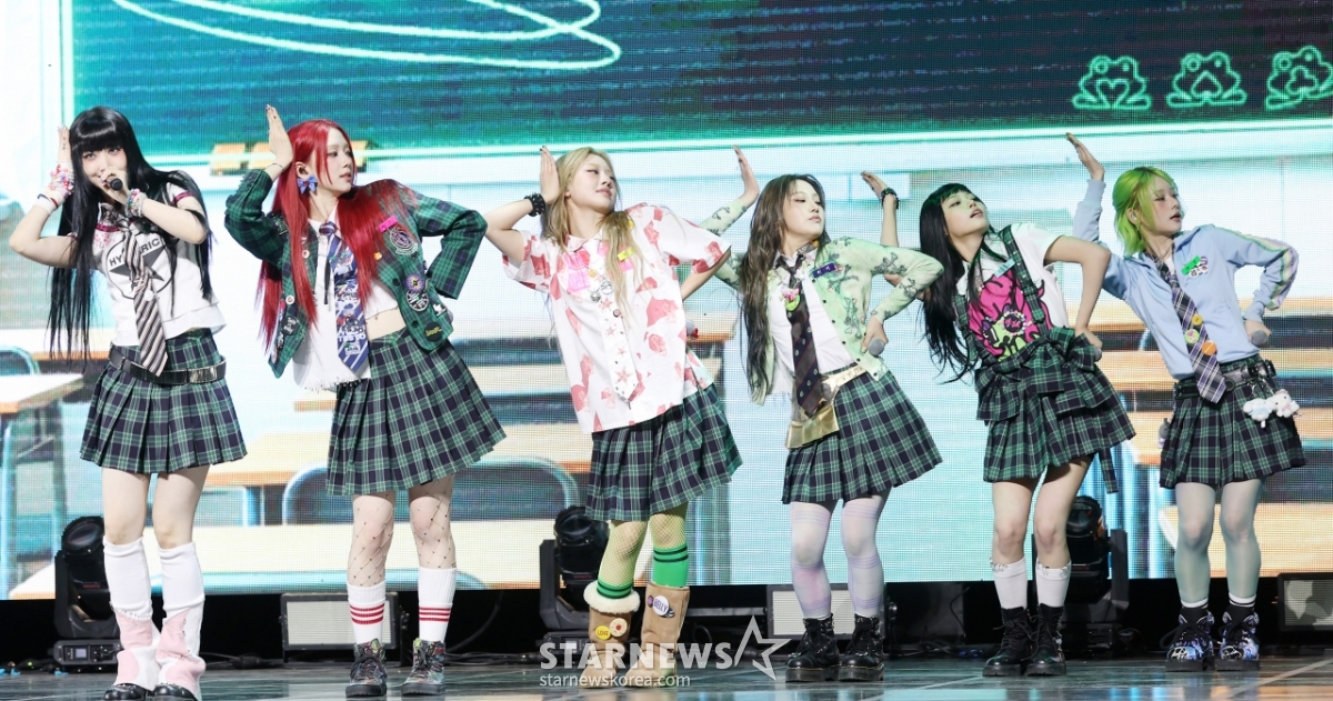 언차일드, 딱딱 맞는 칼 안무[★포토]