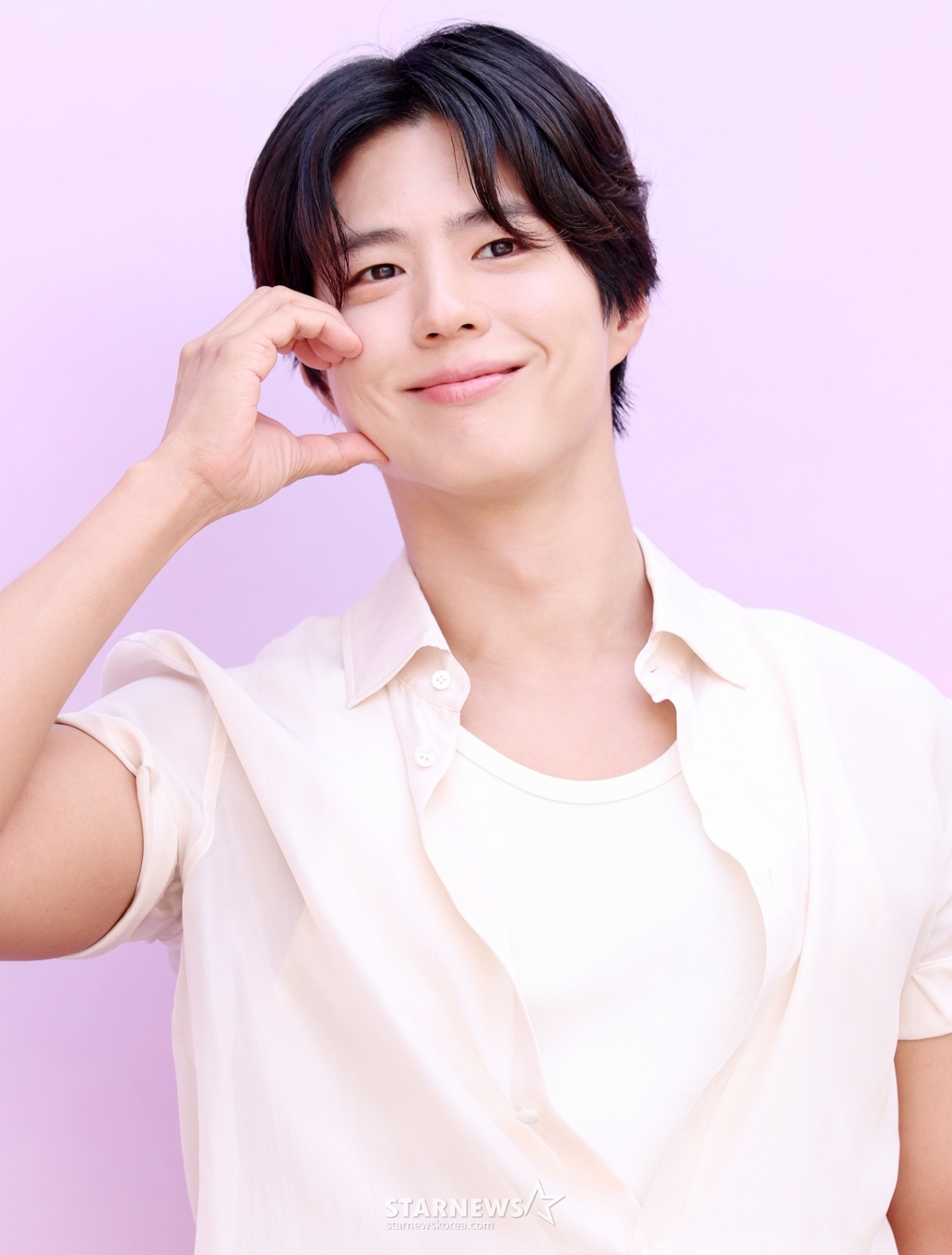 박보검, 볼하트로 심쿵[★포토]