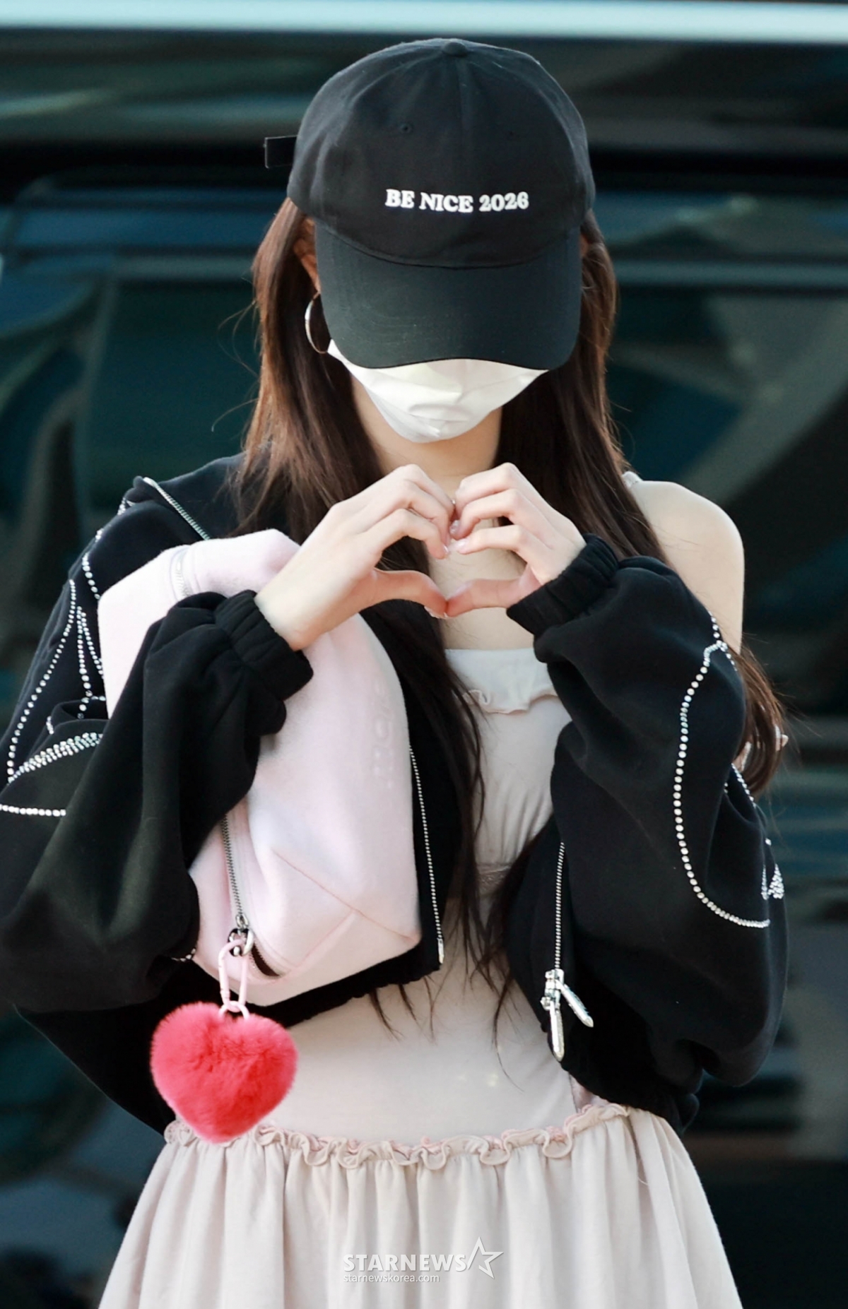 아이브 이서 '하트가 두개'[★포토]