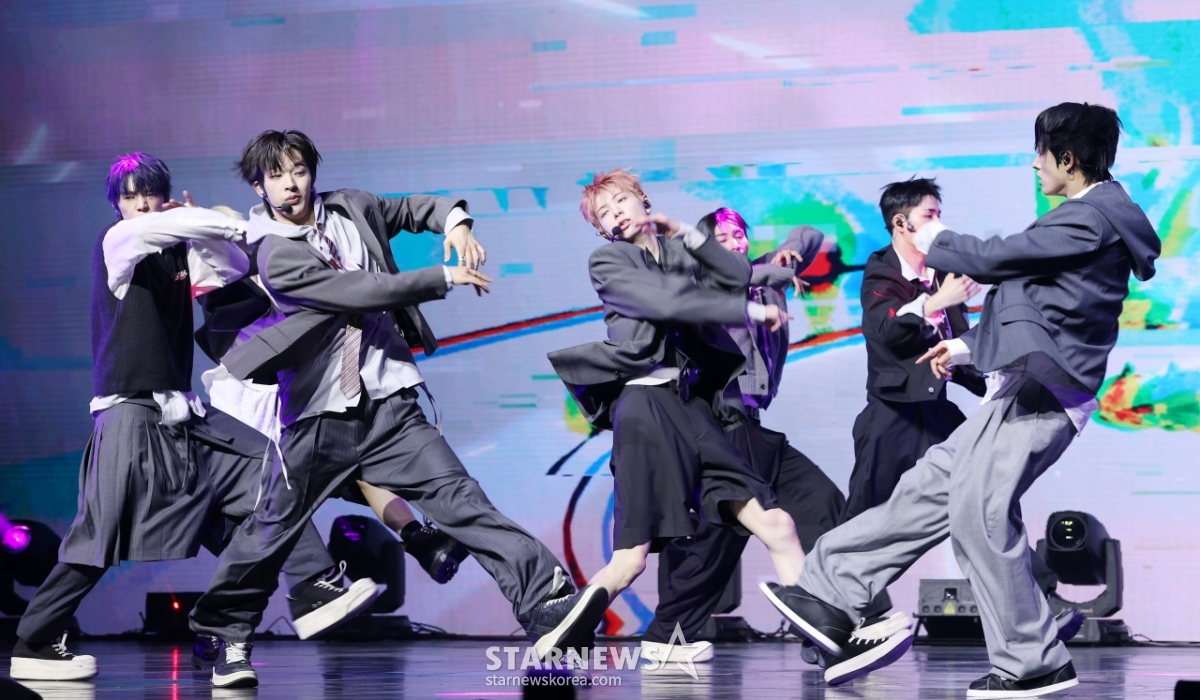 넥스지, 역동적 움직임[★포토]