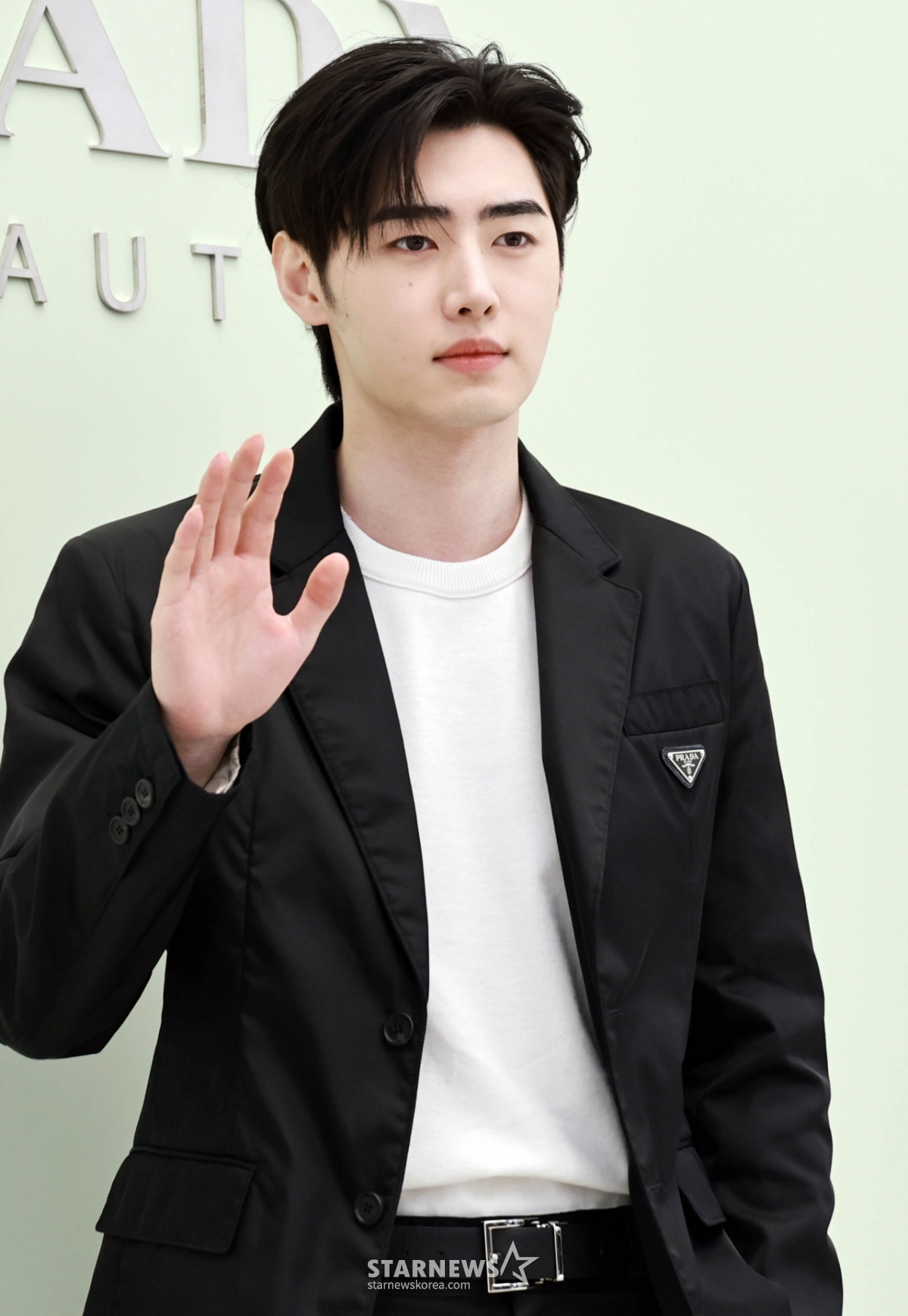 엔하이픈 성훈 '조각상의 인사'[★포토]