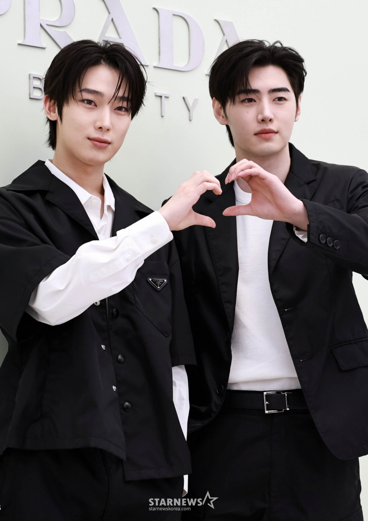 엔하이픈 선우-성훈 '엔진을 향한 하트'[★포토]