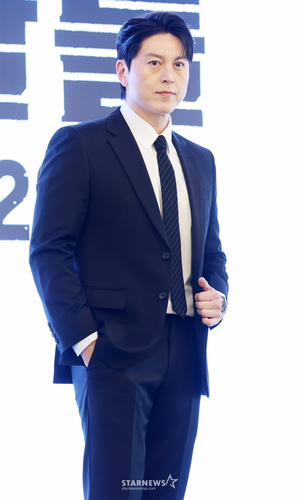 류수영, 잘 어울리는 경호원 역할[★포토]